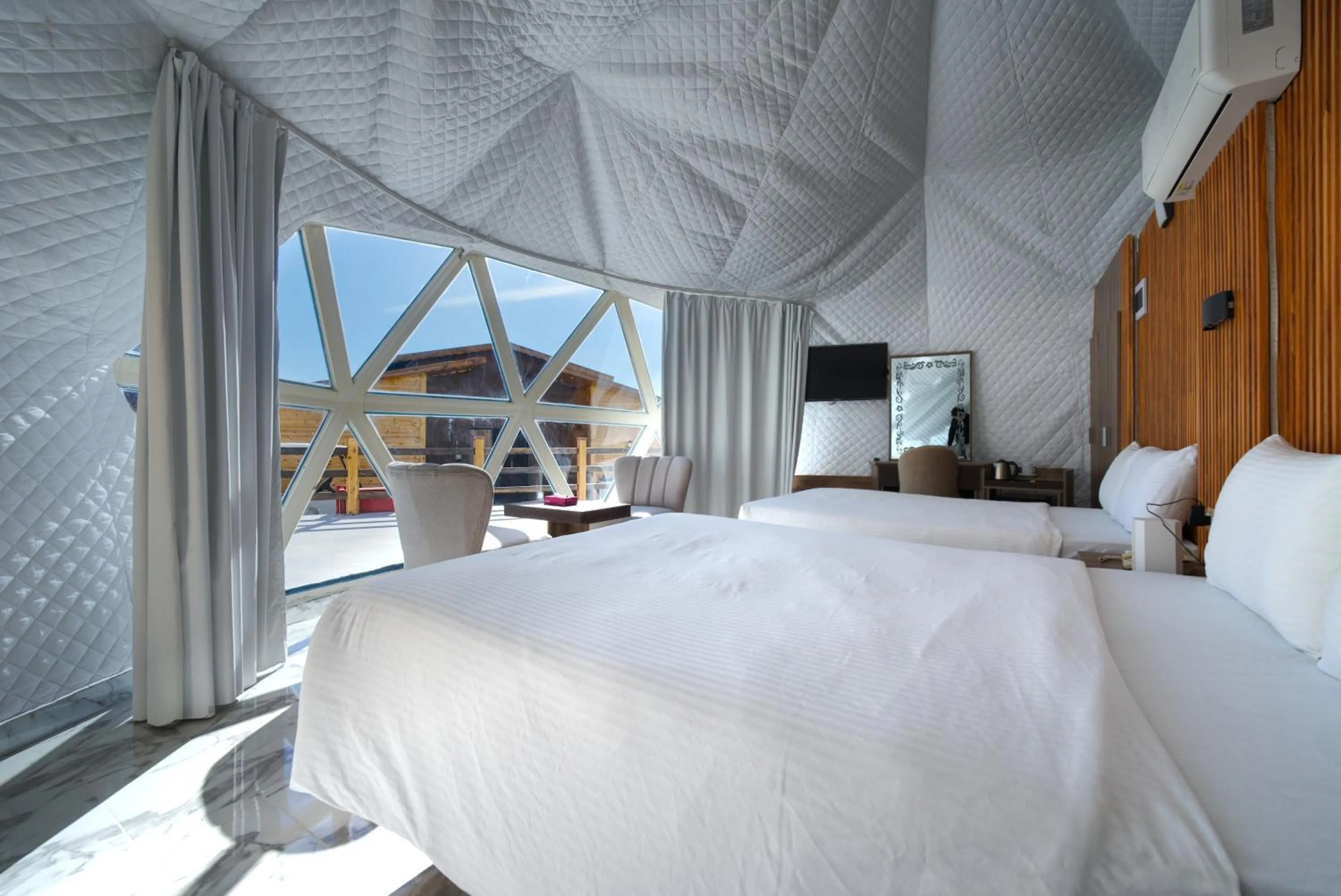 Bedroom, Bed in The Rock Camp Petra