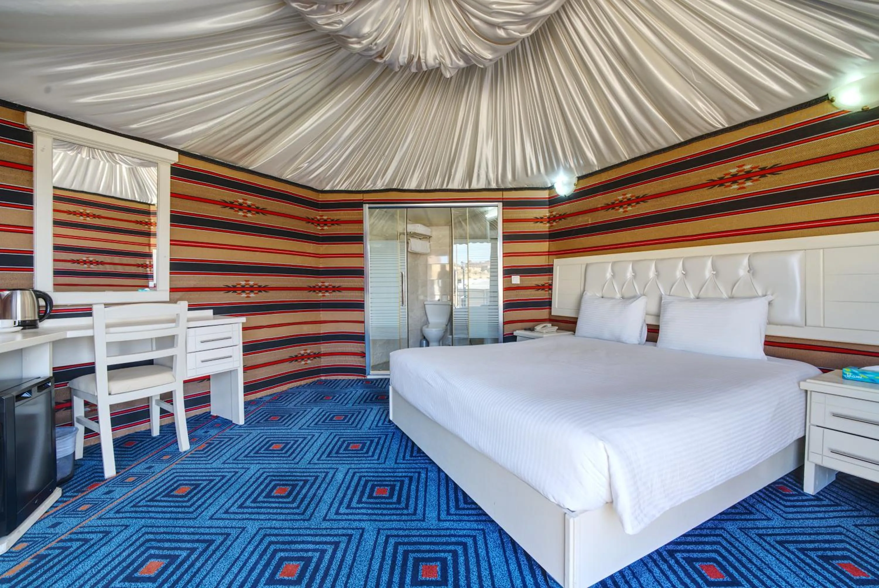 Bedroom, Bed in The Rock Camp Petra