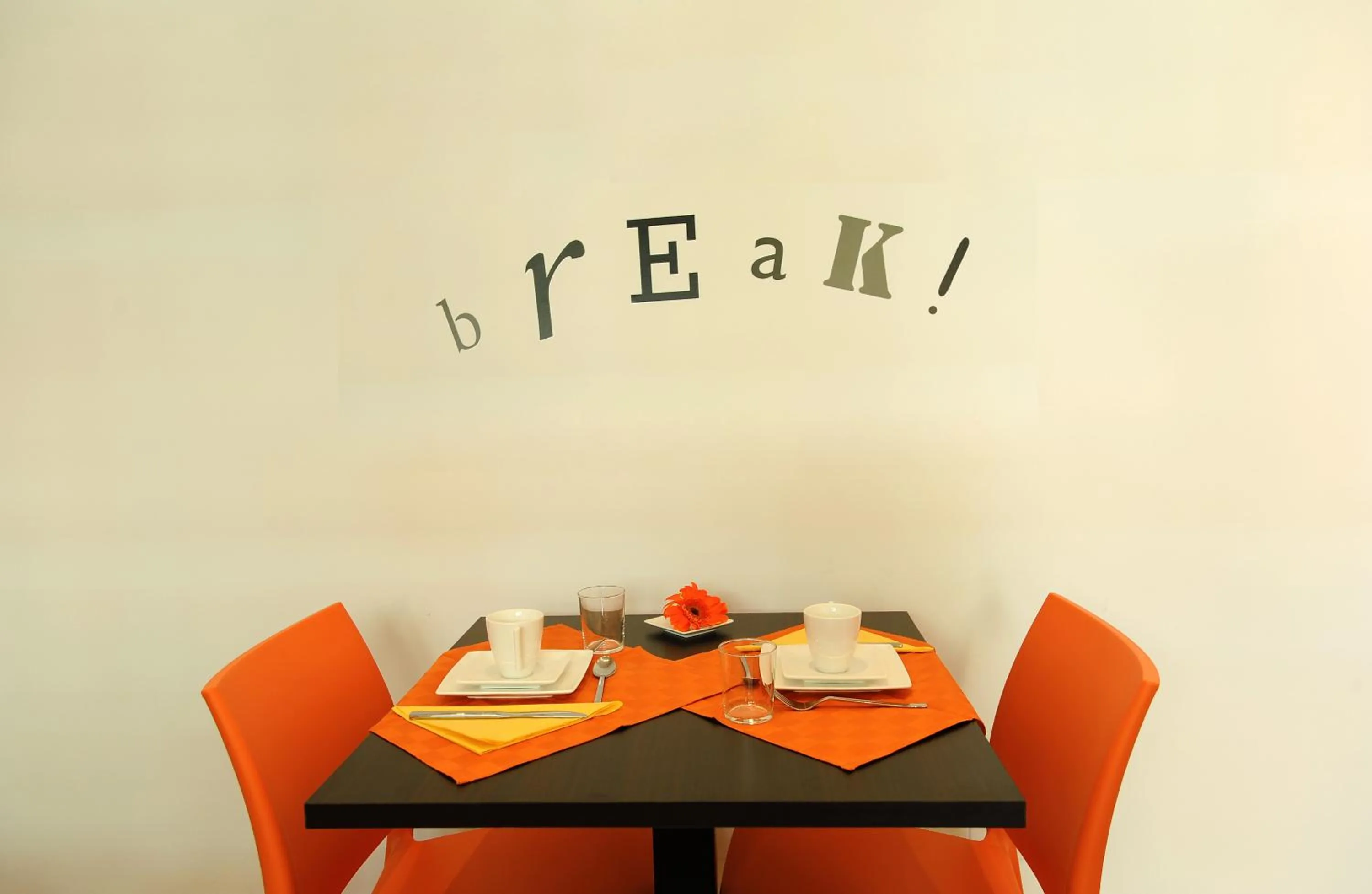 Communal lounge/ TV room in Honey Rooms