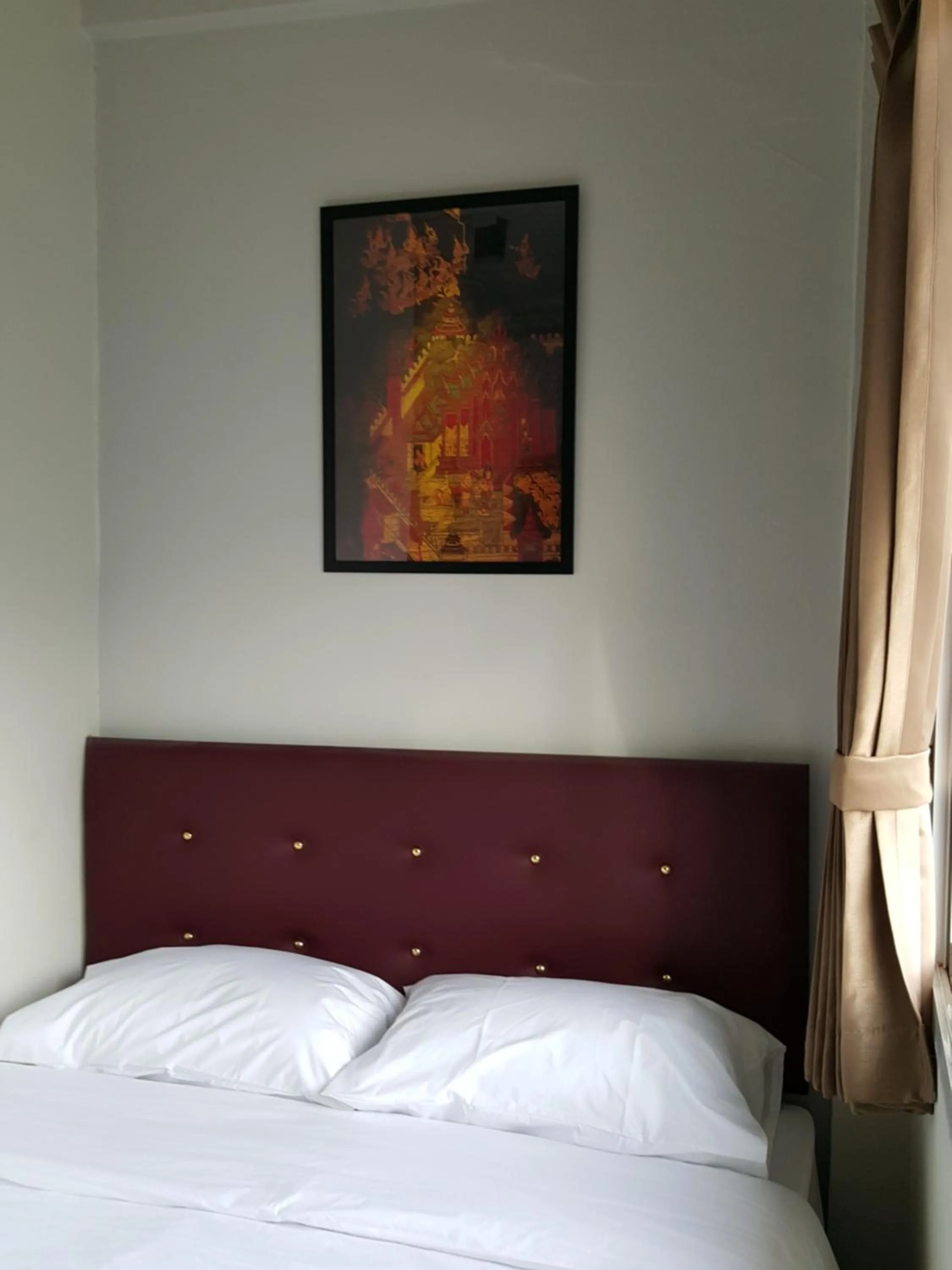 Bed in Bangkok Check Inn @Chareon Krung