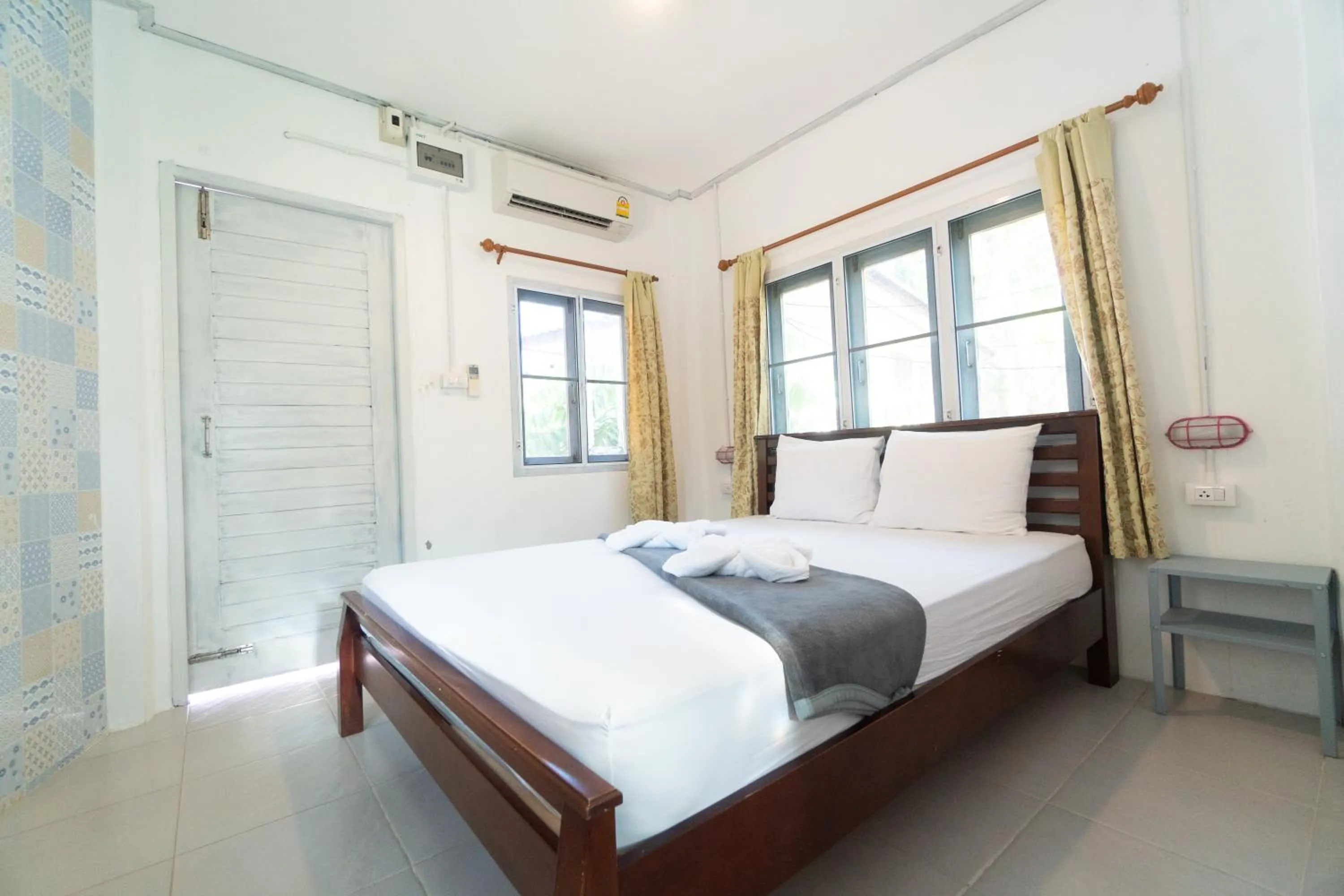 Bed in Slumber Party Koh Tao