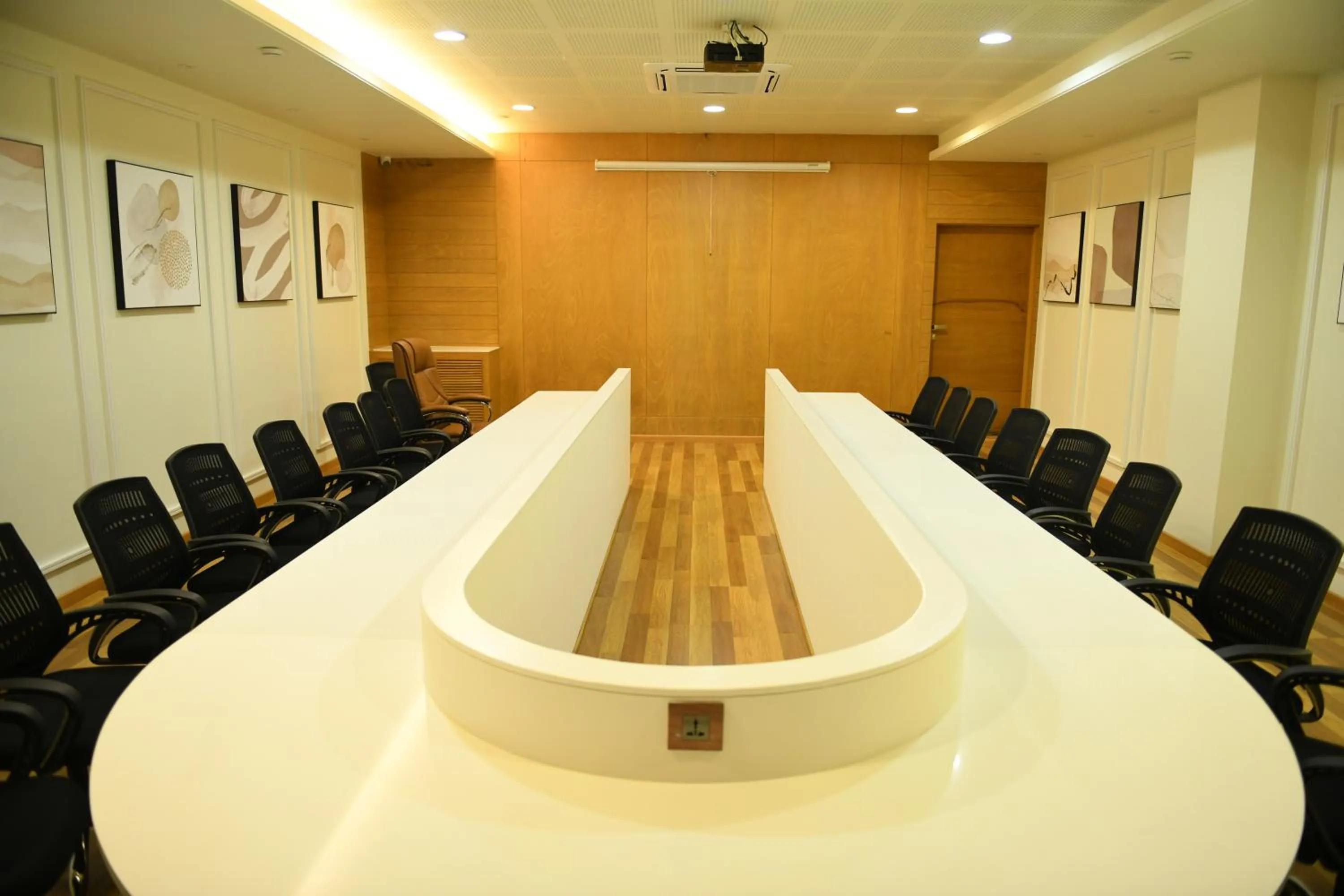 Meeting/conference room in Hotel Blueivy Anand