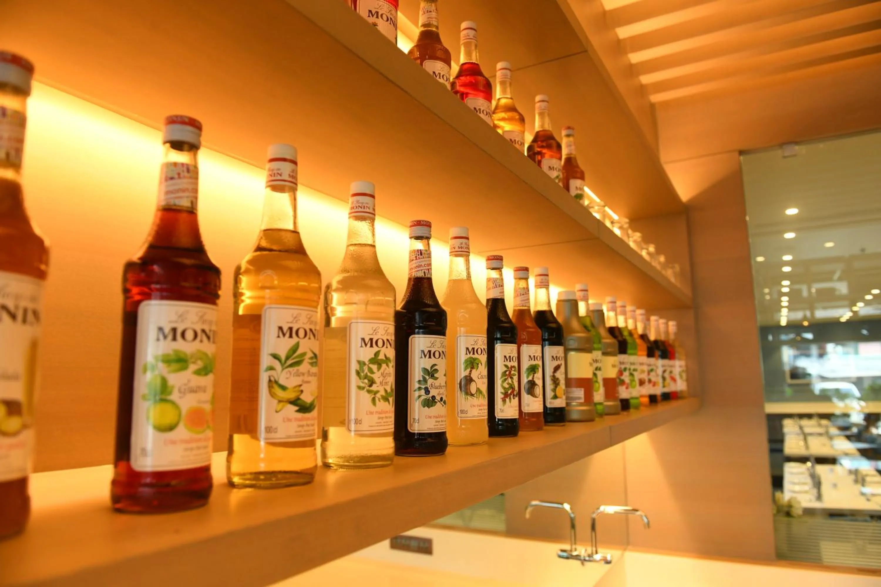 Coffee/tea facilities in Hotel Blueivy Anand