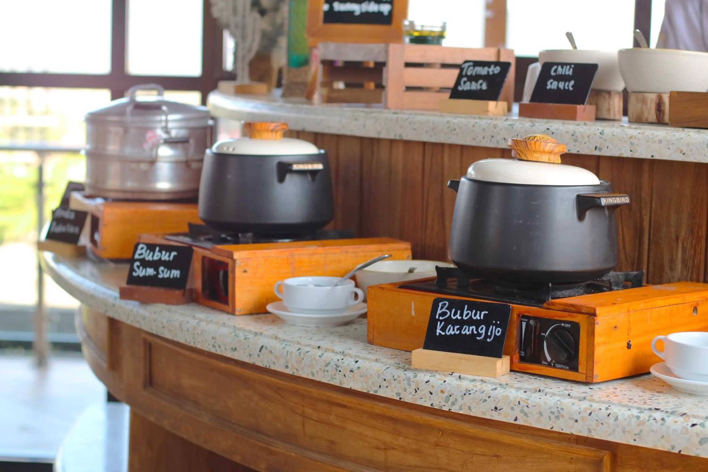 Breakfast in Sunsetfalls Gardens and Resort