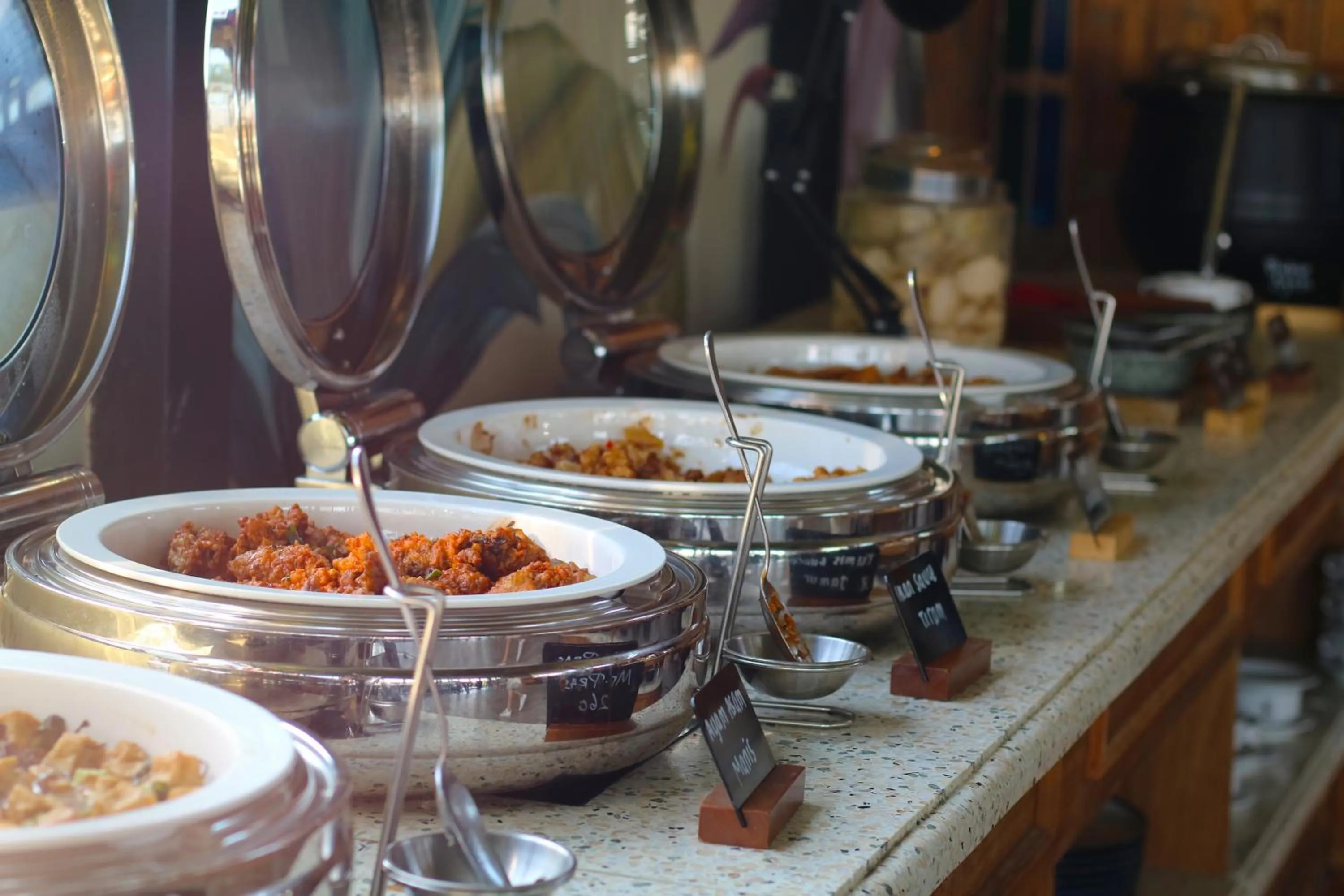 Breakfast in Sunsetfalls Gardens and Resort