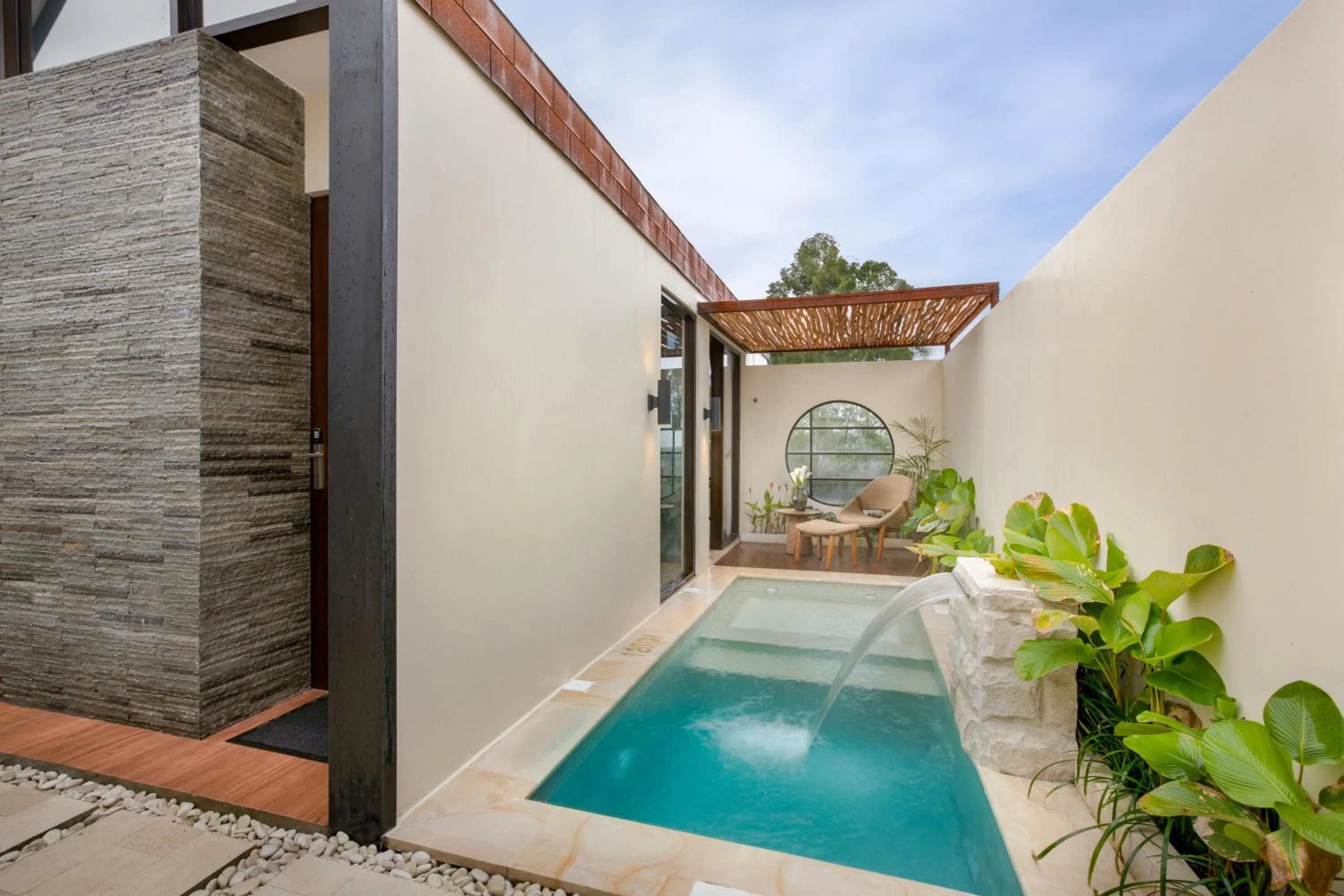 Swimming pool in Sunsetfalls Gardens and Resort