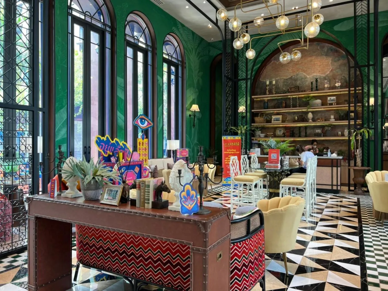 Restaurant/places to eat in RoomQuest Hua-Hin Lahabana