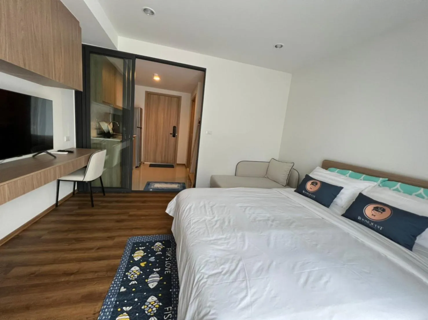 TV and multimedia in RoomQuest Hua-Hin Lahabana