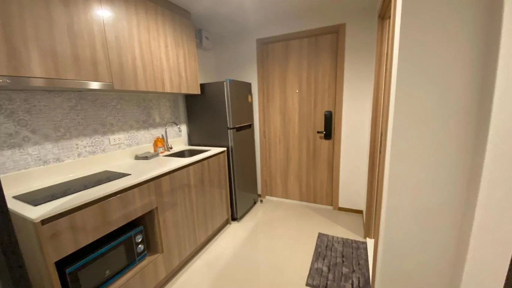 Kitchen or kitchenette in RoomQuest Hua-Hin Lahabana