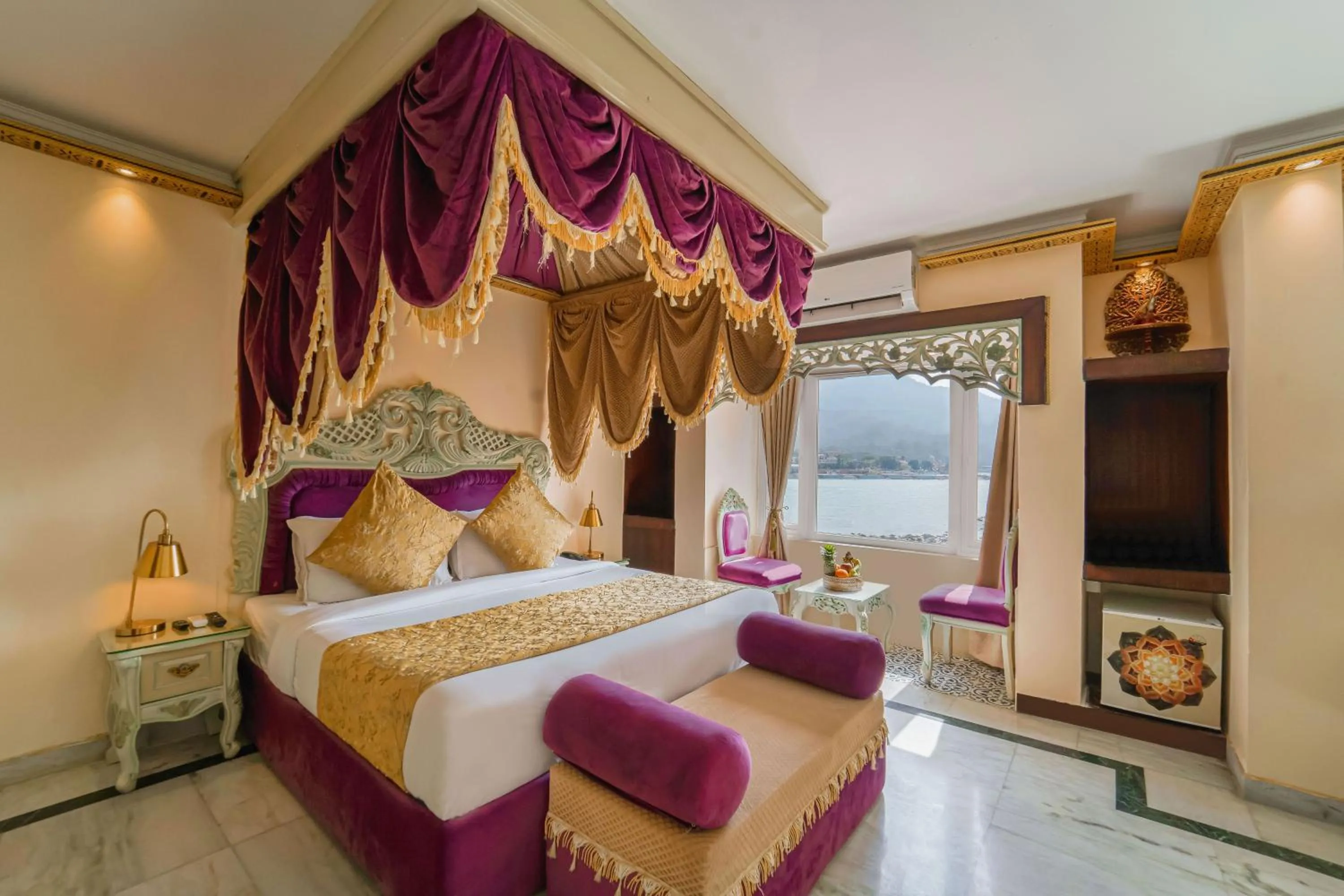 River view, Bed in The Neeraj Ganga Heritage Palace