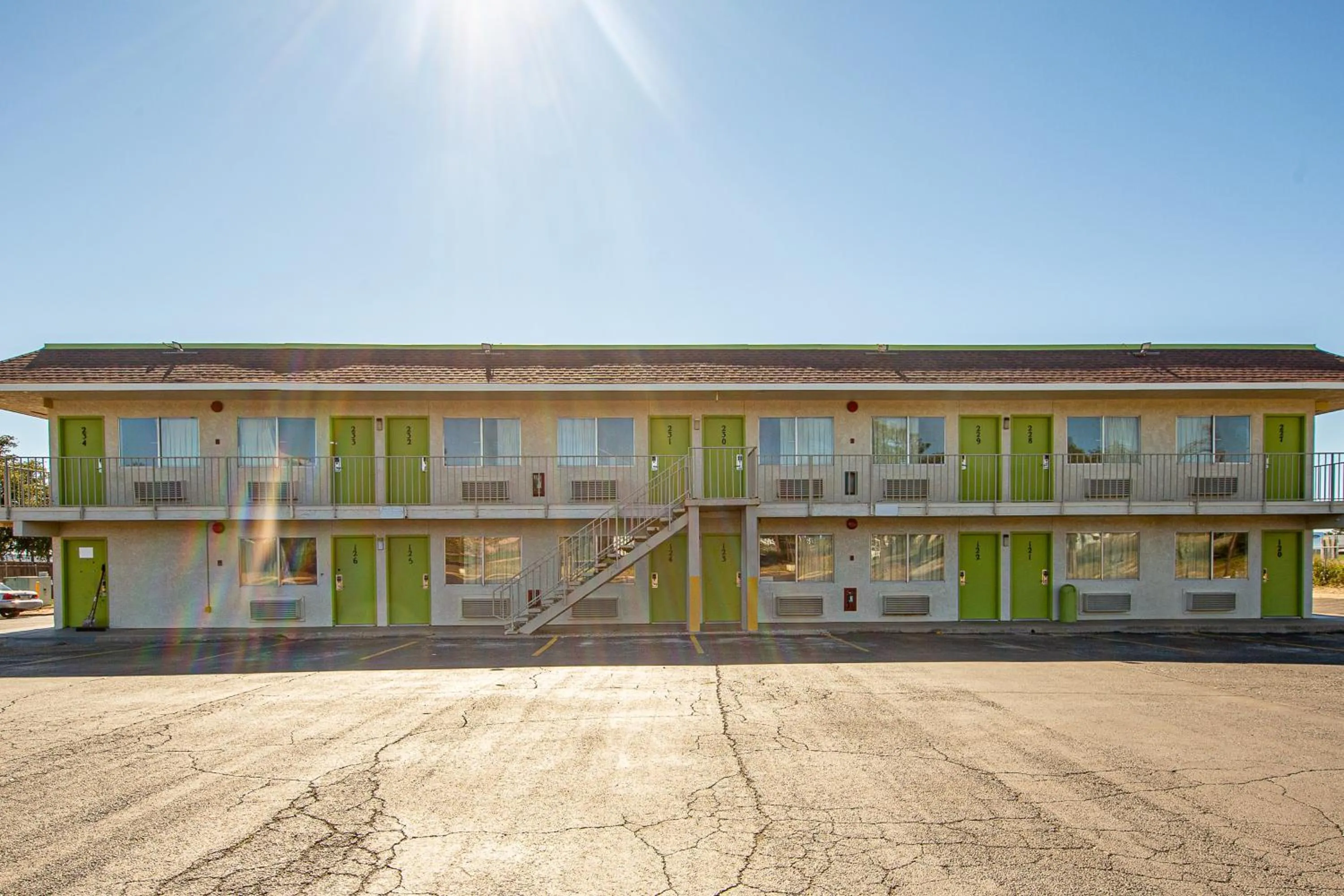 Property building in Marifah Inn Sweetwater