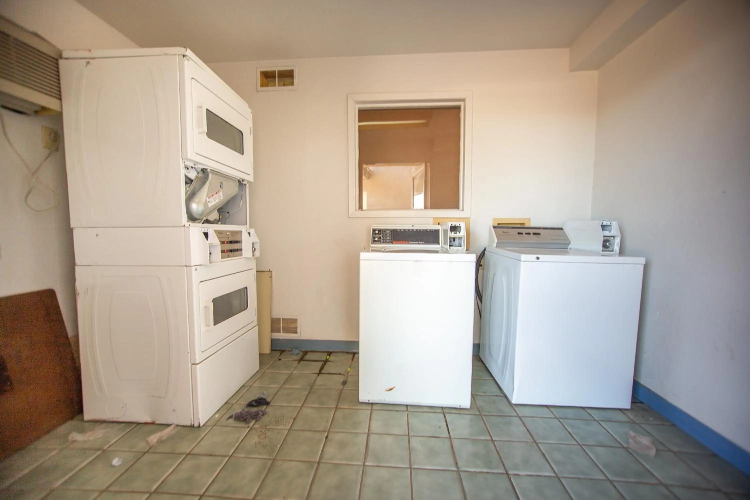 washing machine in Marifah Inn Sweetwater
