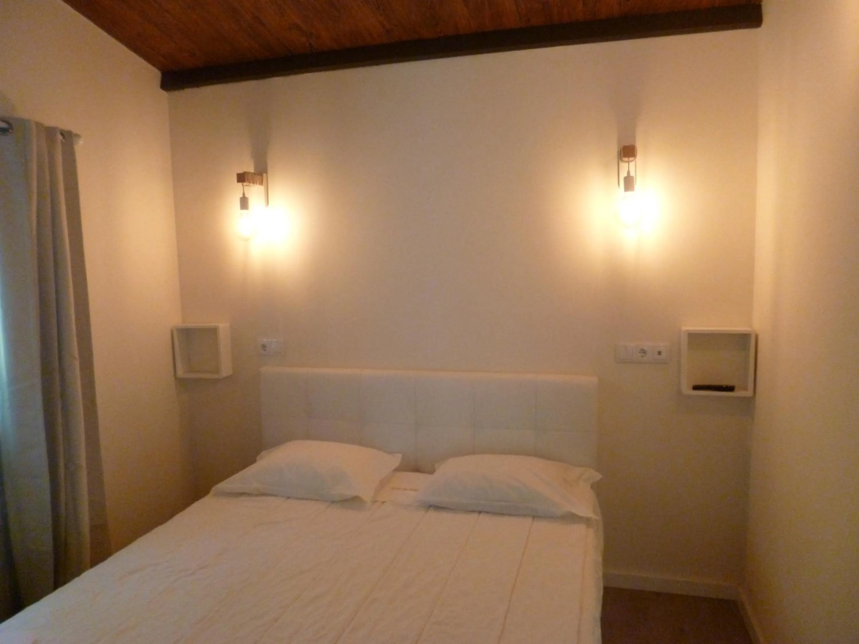 Bedroom, Bed in Casas das Guimbras