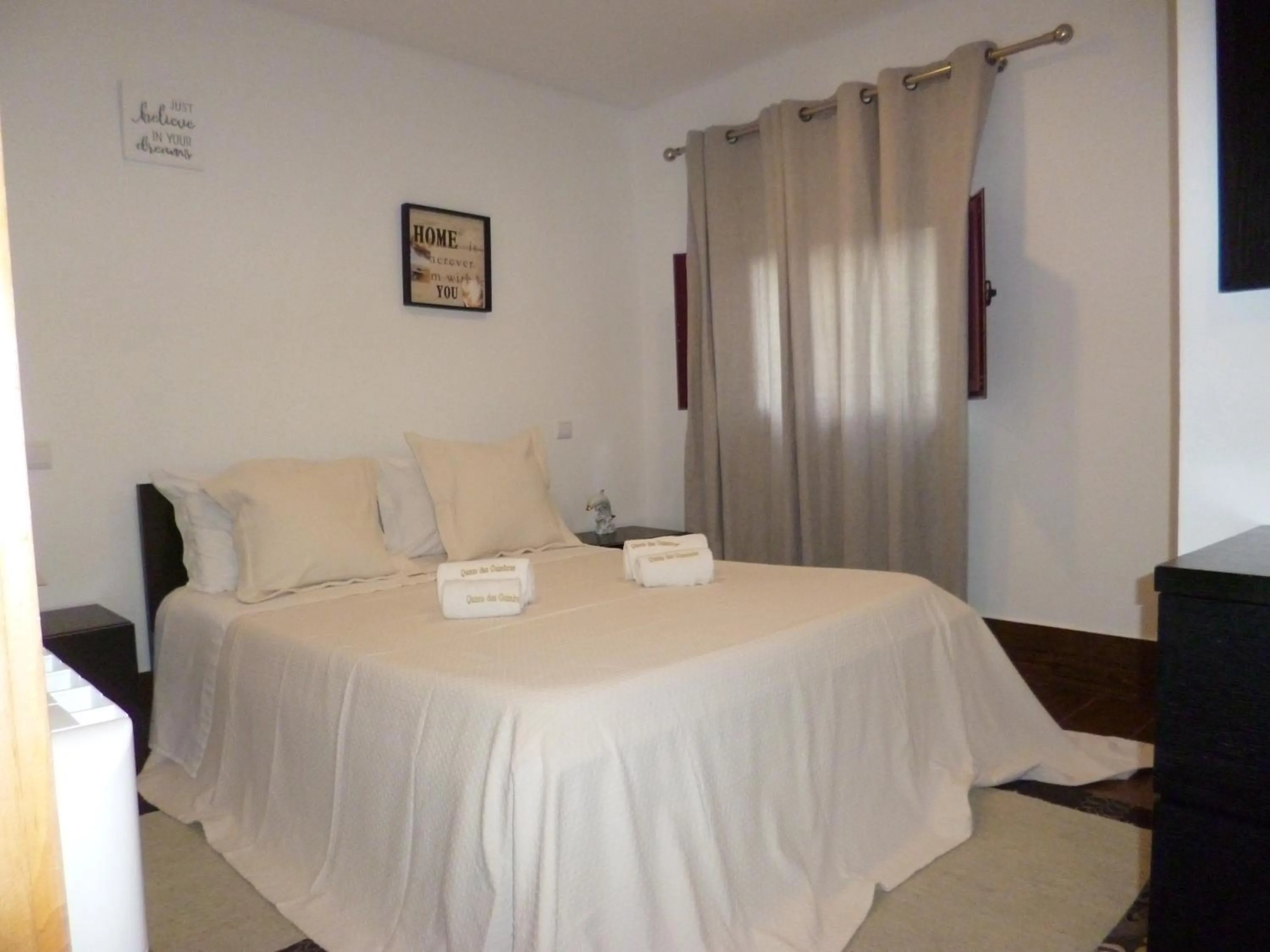 Bedroom, Bed in Casas das Guimbras