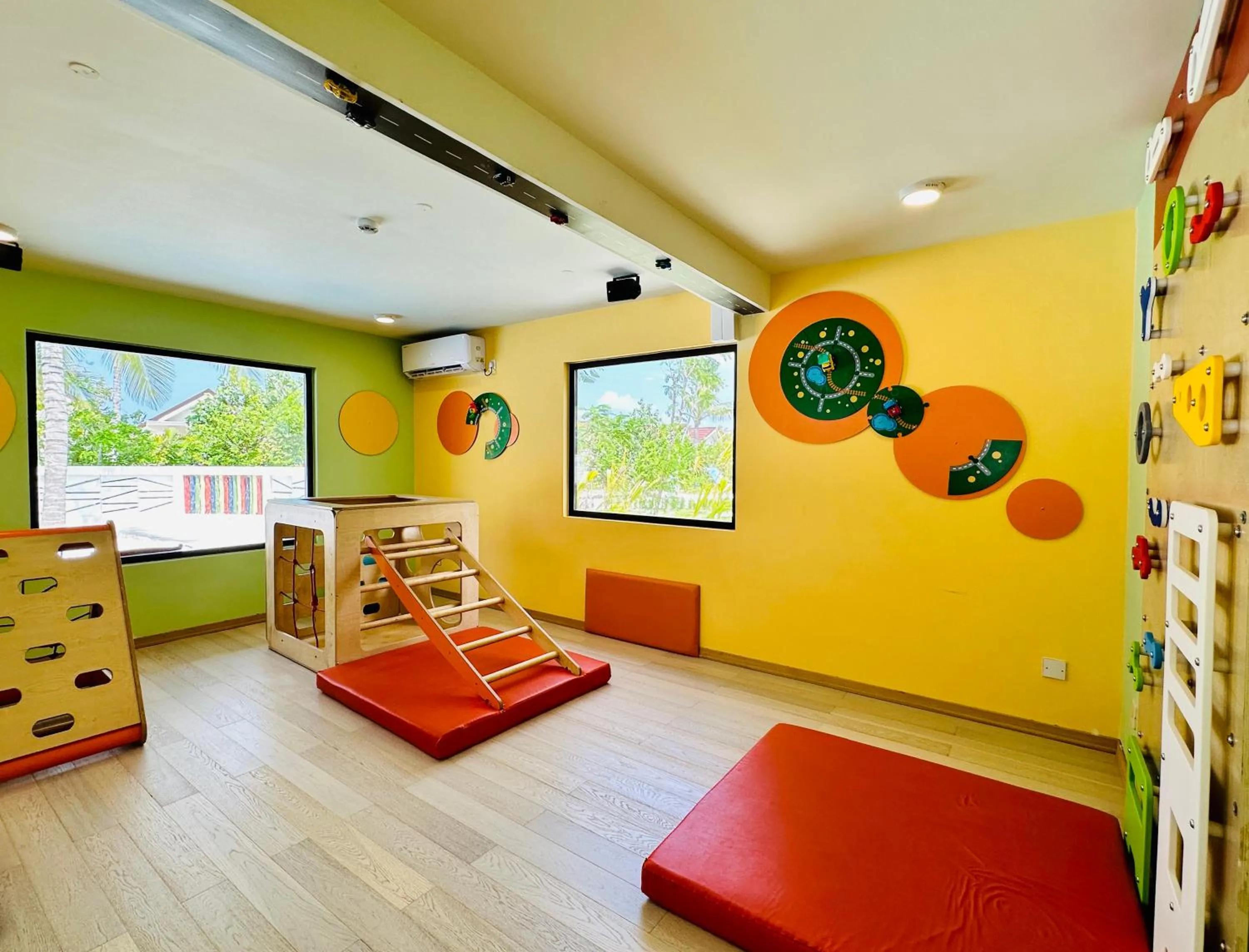 Kids's club, Bed in OBLU XPERIENCE Ailafushi - All Inclusive with Free Transfers