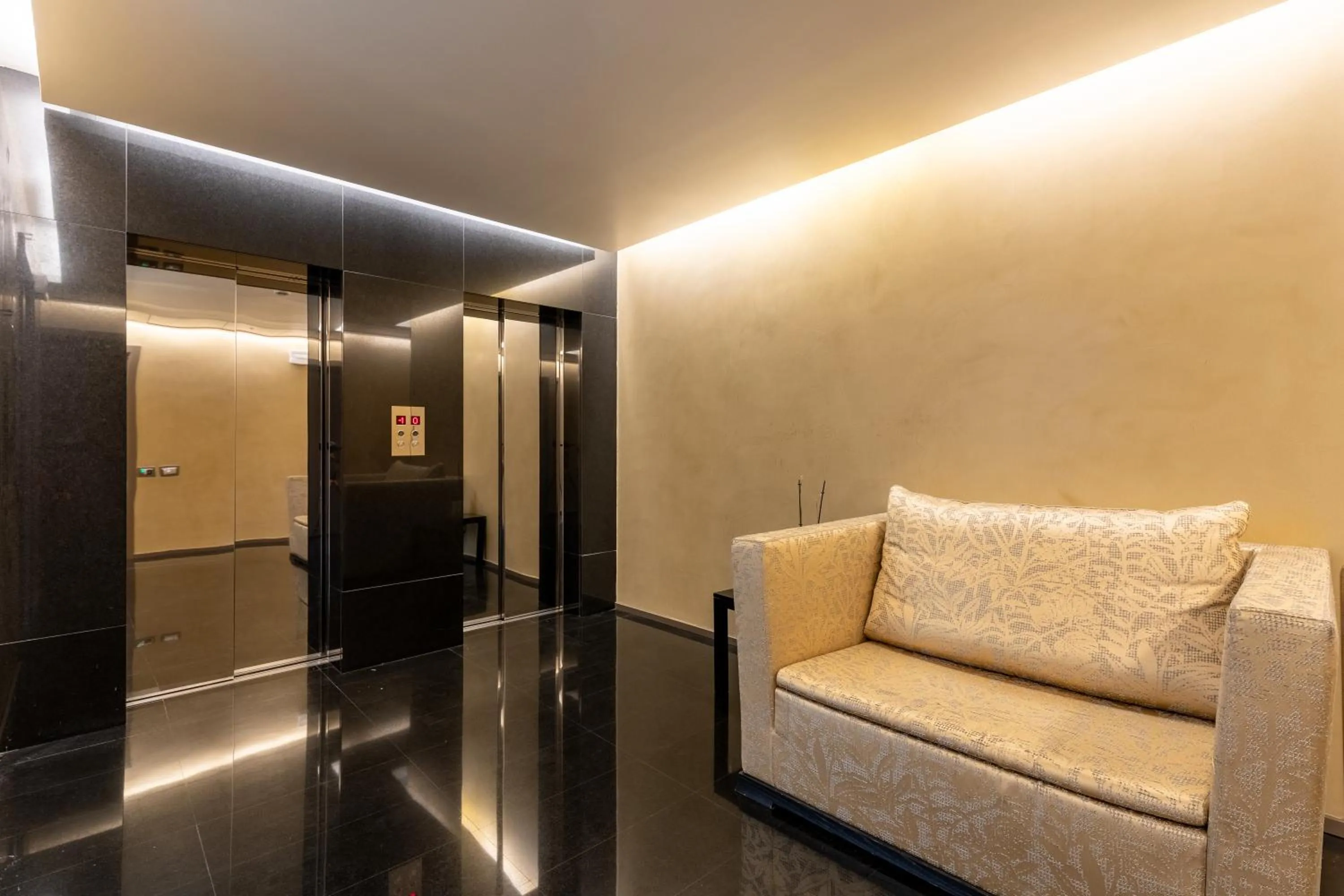 NJ Hotels & Apartments San Pietro all'orto 6