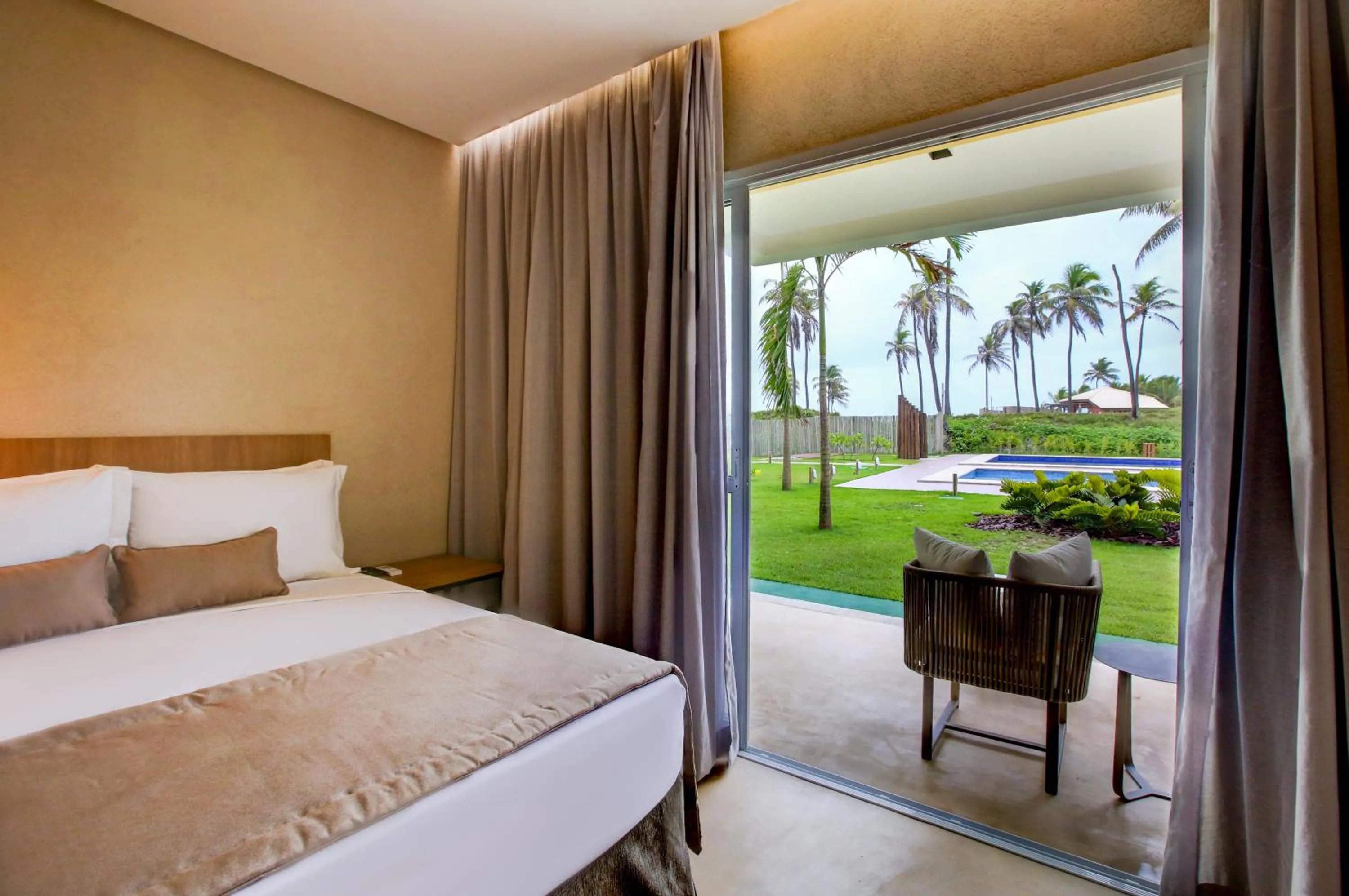 Premium Family with Pool View in Hotel Boutique & Spa Ponta de Inhambupe by Slaviero Hotéis