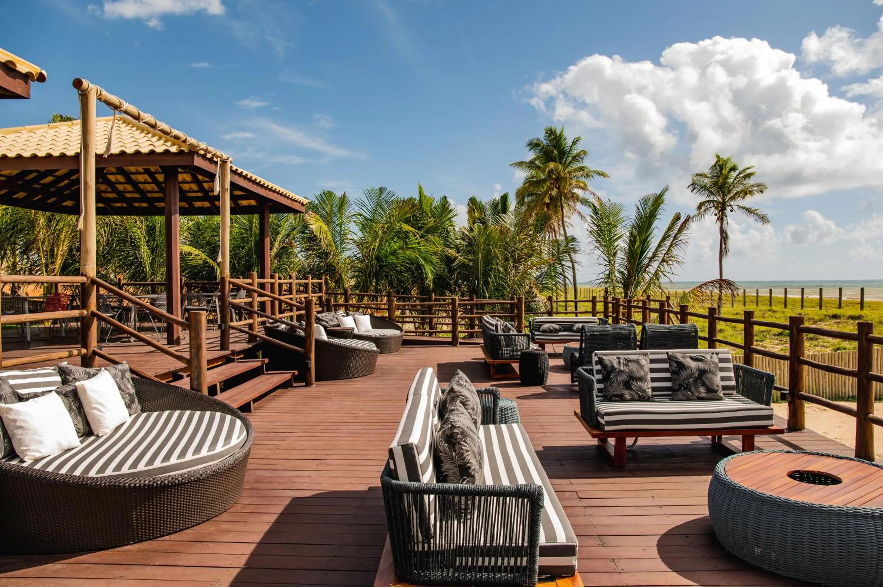 Lounge or bar in Hotel Boutique & Spa Ponta de Inhambupe by Slaviero Hotéis