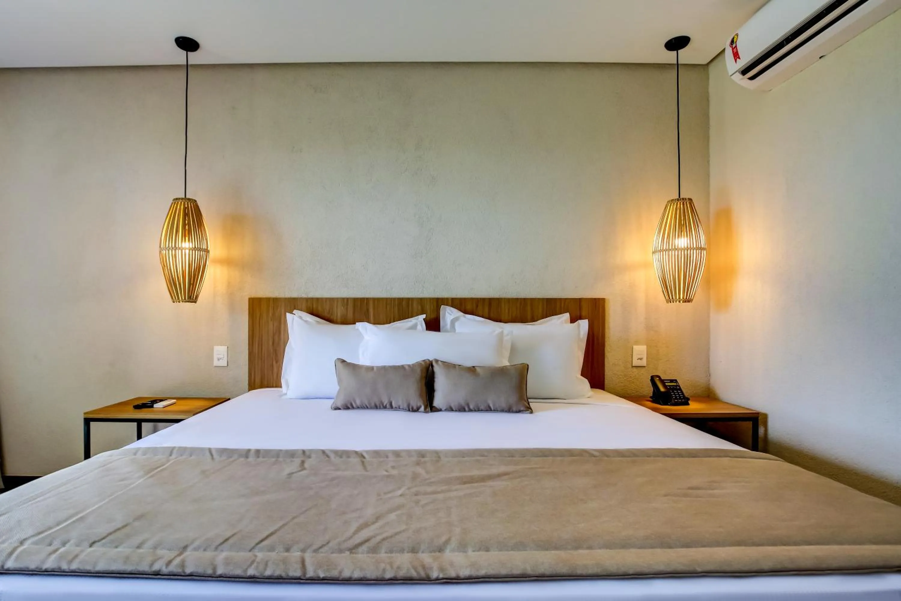 Bedroom, Bed in Hotel Boutique & Spa Ponta de Inhambupe by Slaviero Hotéis