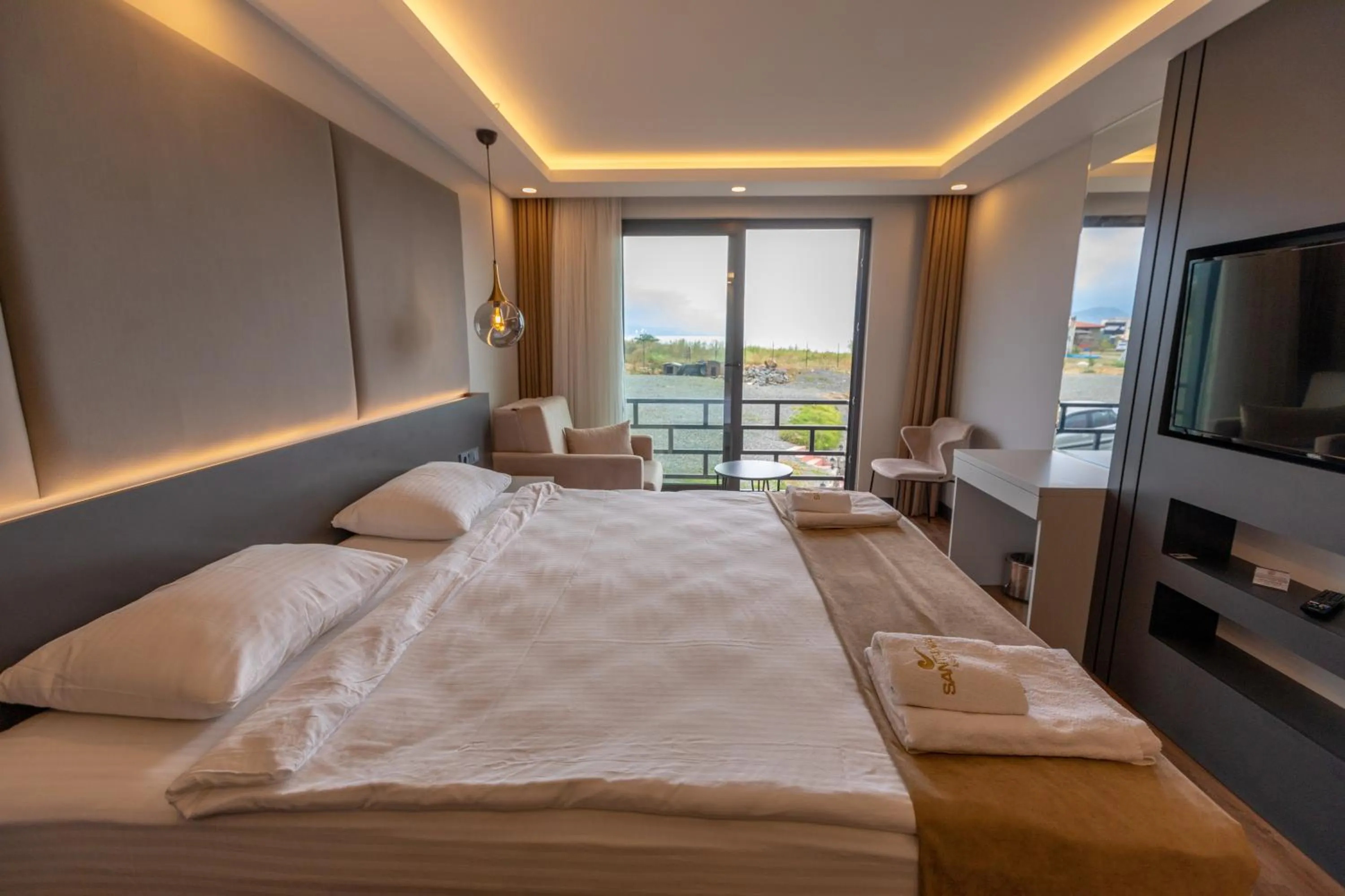 Photo of the whole room, Bed in SANTANA OTEL