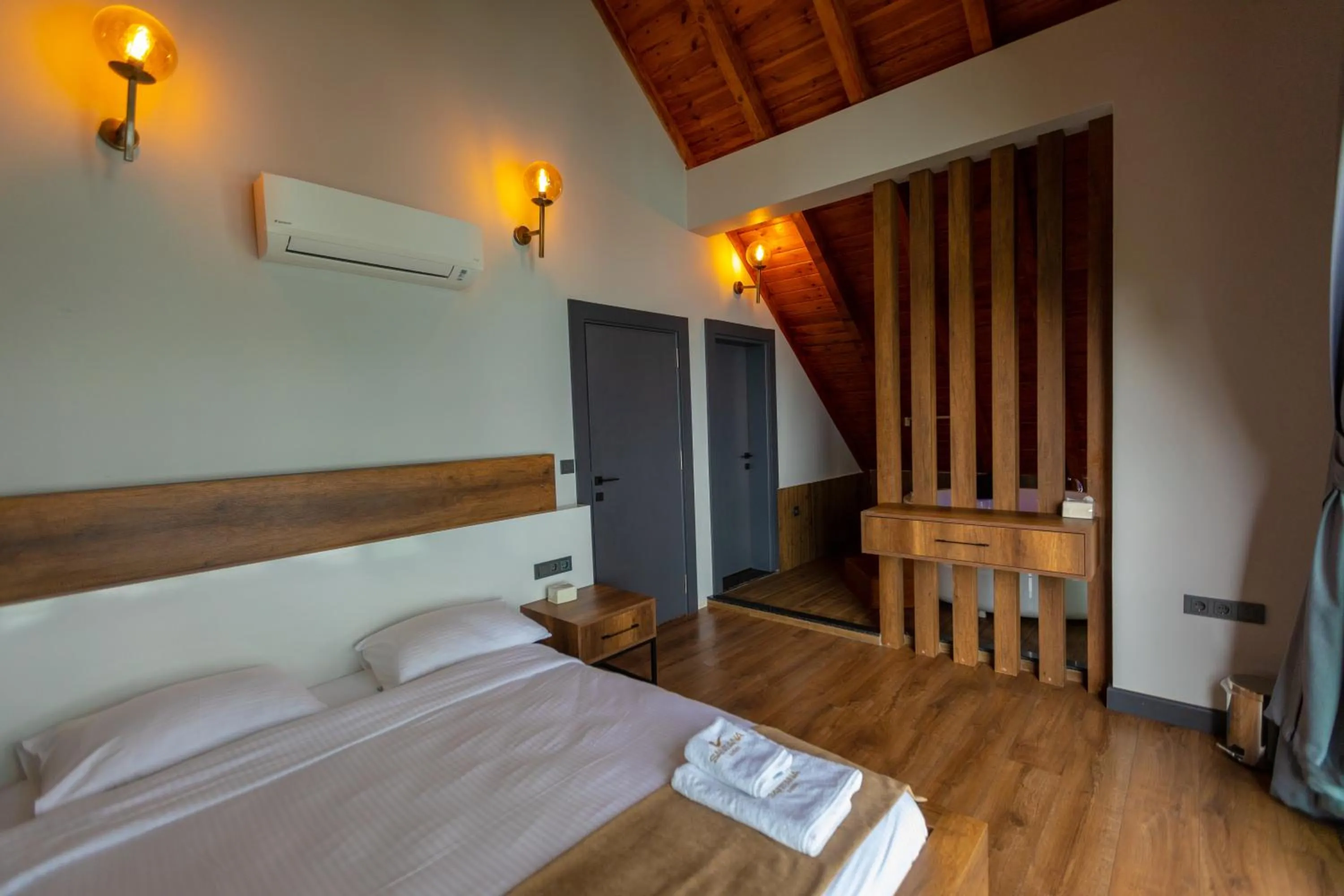 Photo of the whole room, Bed in SANTANA OTEL