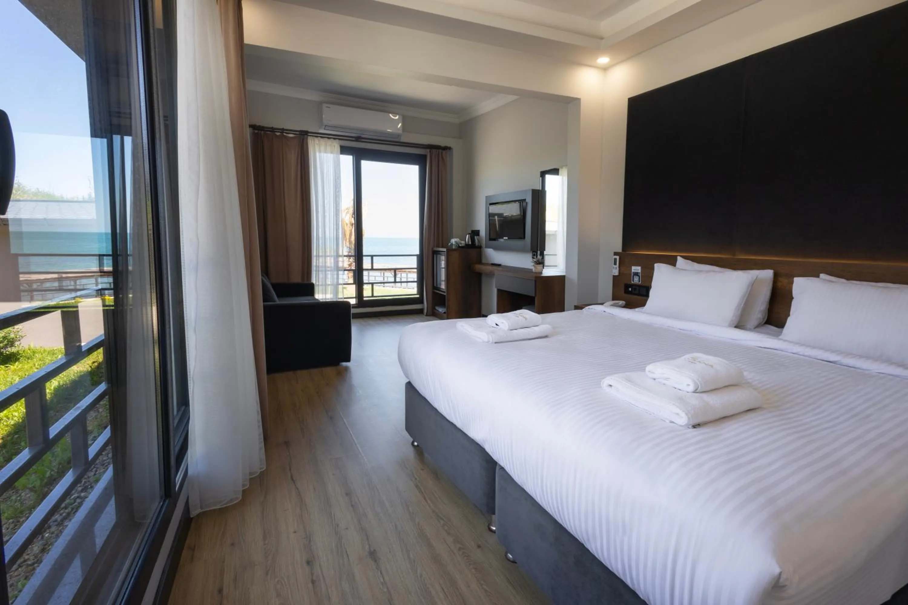 Photo of the whole room, Bed in SANTANA OTEL