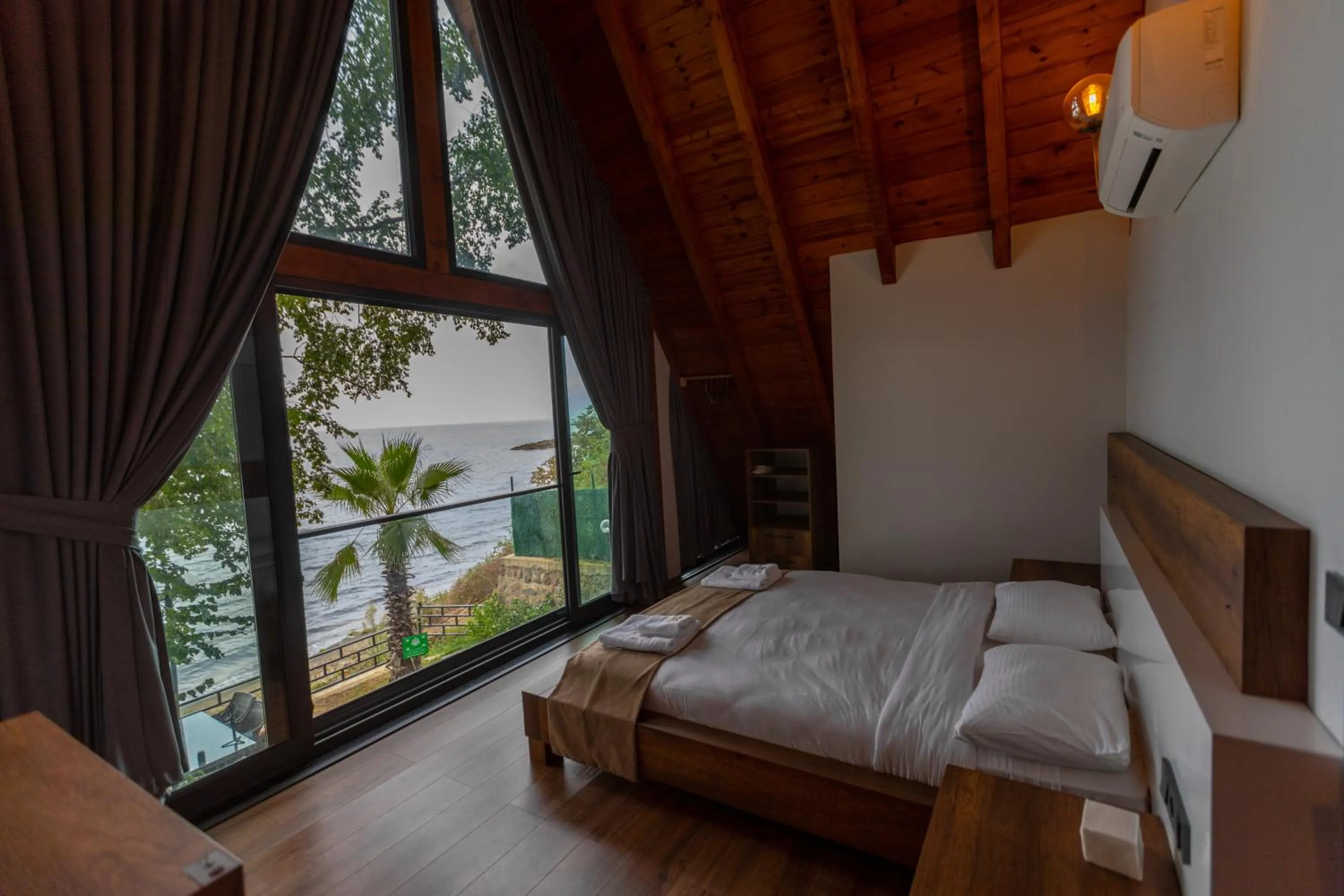 Photo of the whole room, Bed in SANTANA OTEL