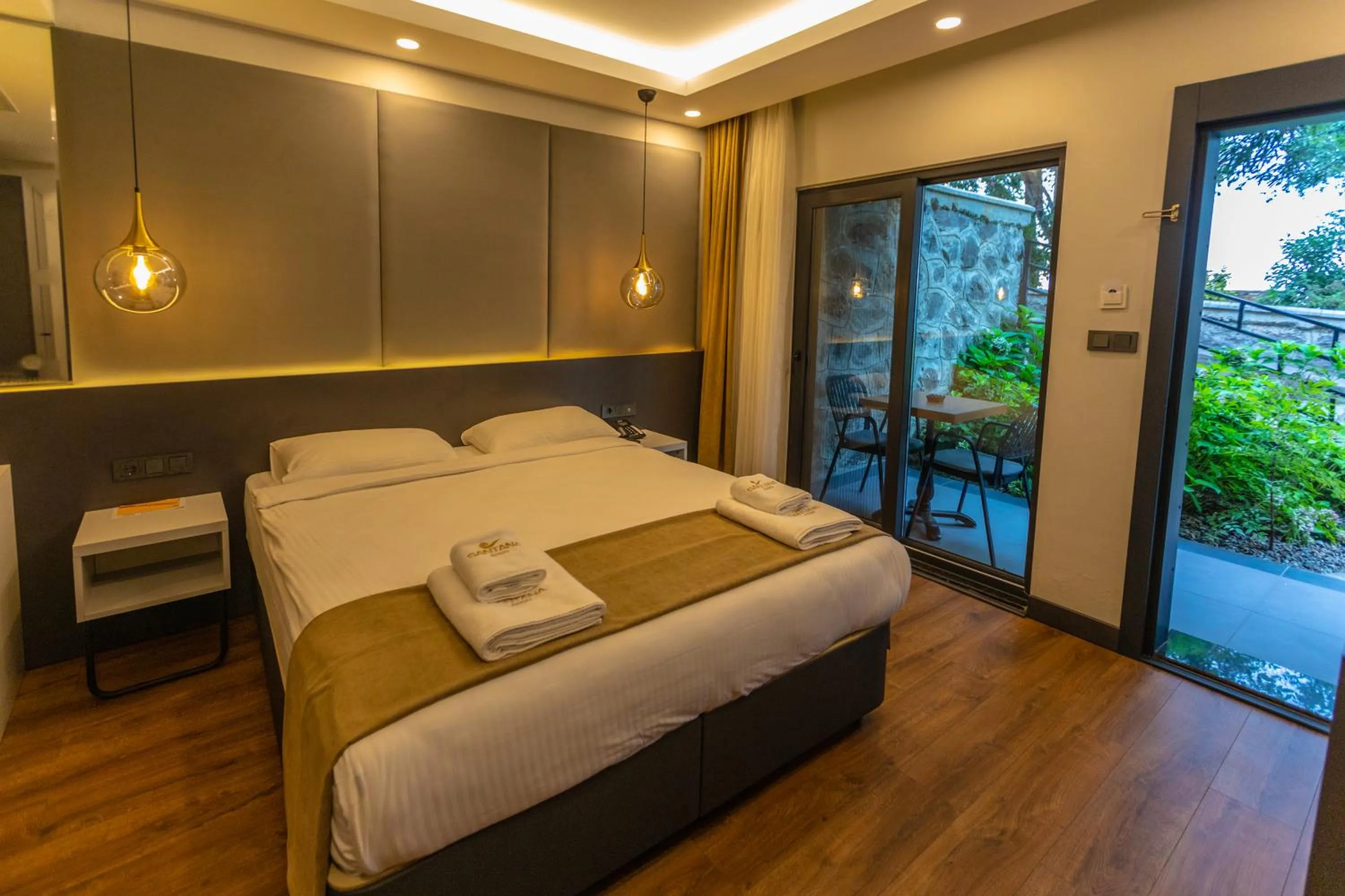 Photo of the whole room, Bed in SANTANA OTEL