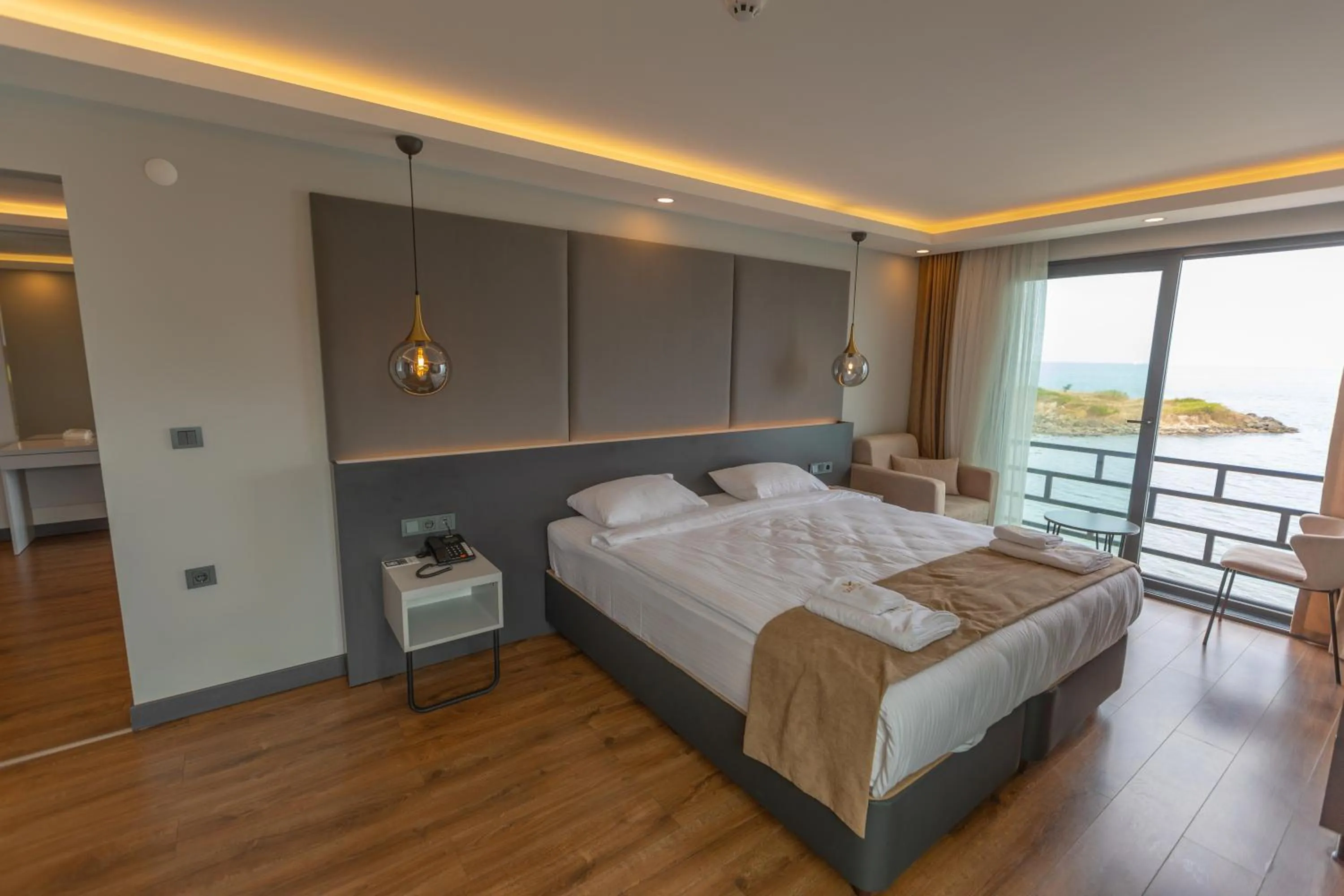 Photo of the whole room, Bed in SANTANA OTEL