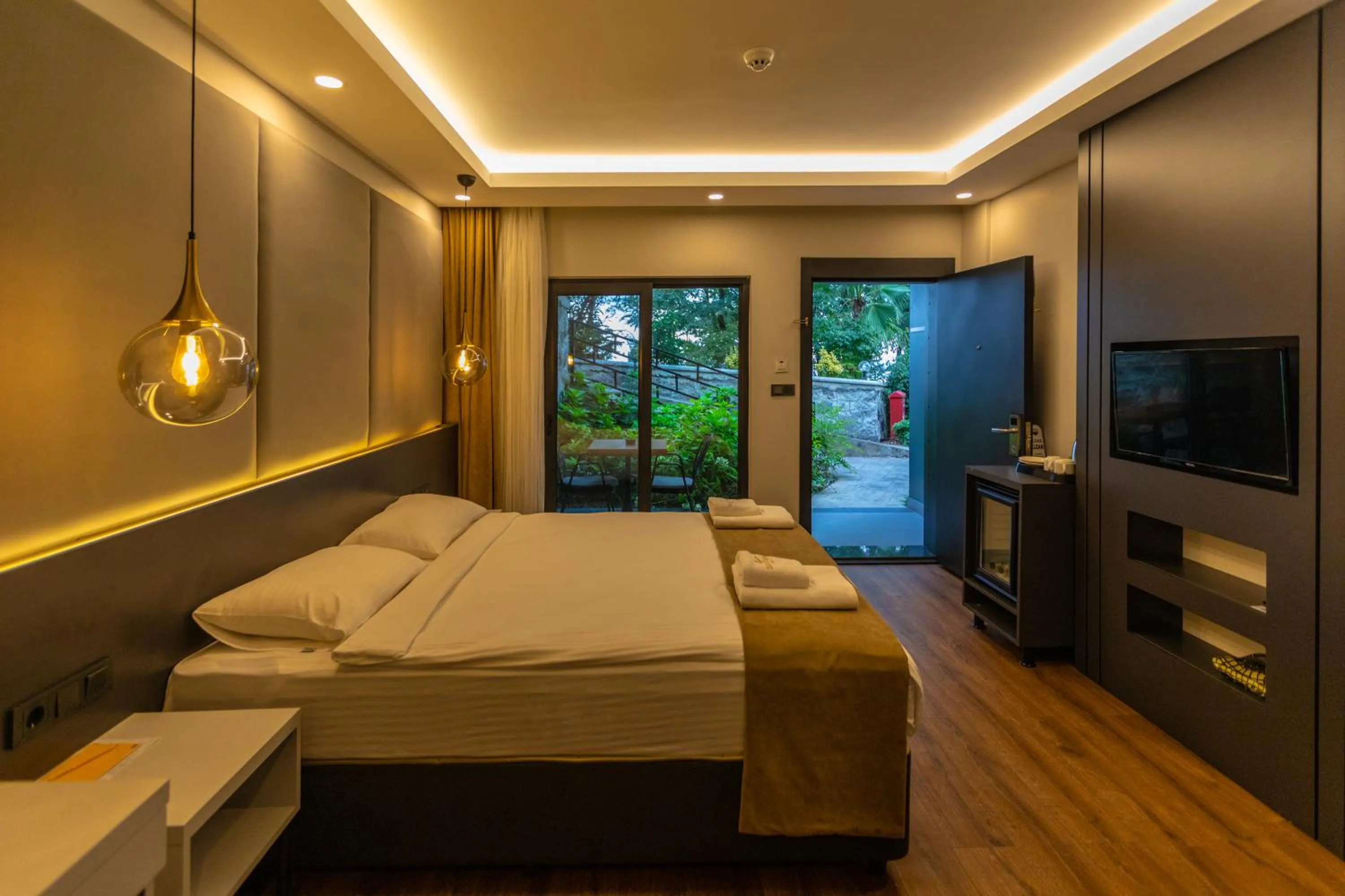 Photo of the whole room, Bed in SANTANA OTEL