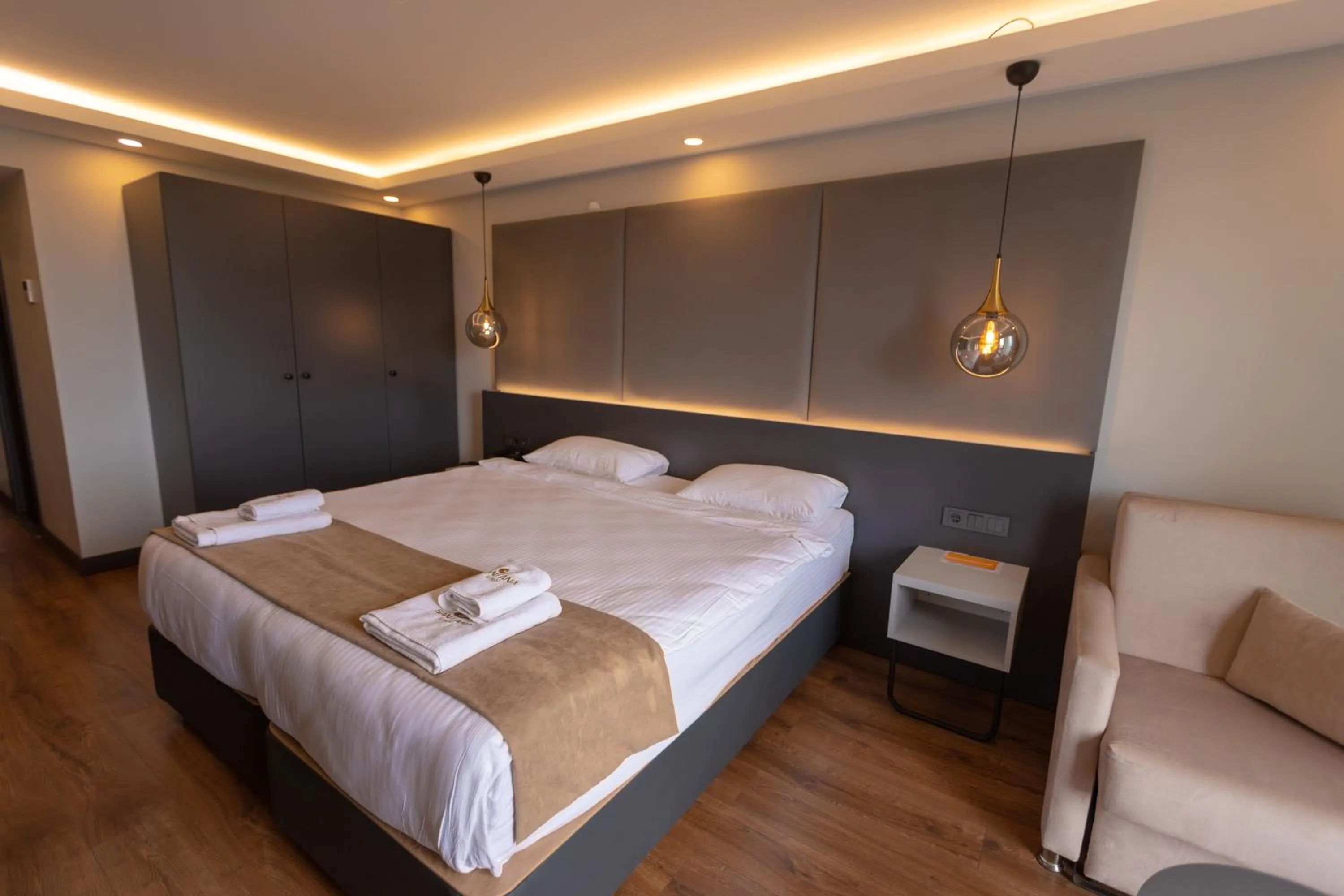 Photo of the whole room, Bed in SANTANA OTEL