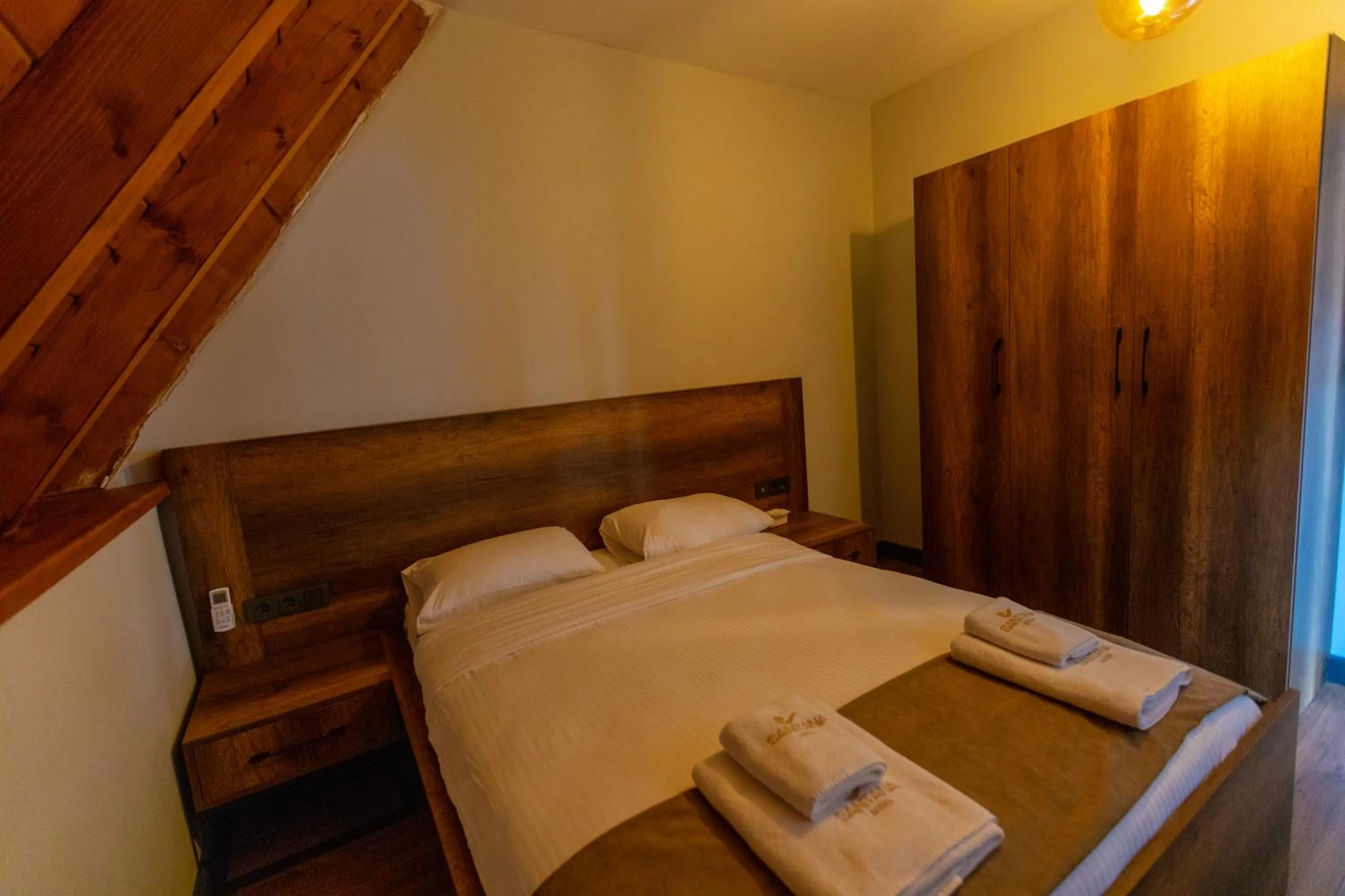 Photo of the whole room, Bed in SANTANA OTEL