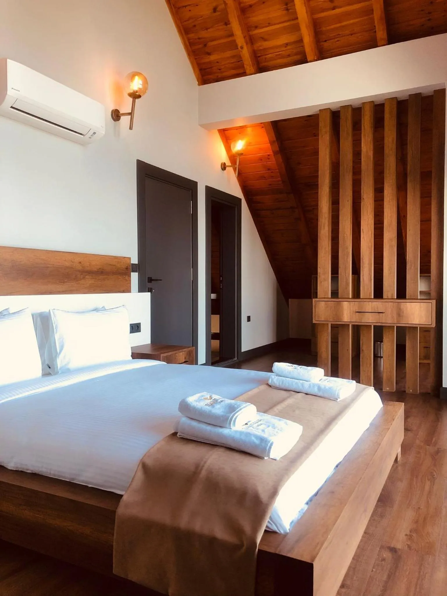 Photo of the whole room, Bed in SANTANA OTEL