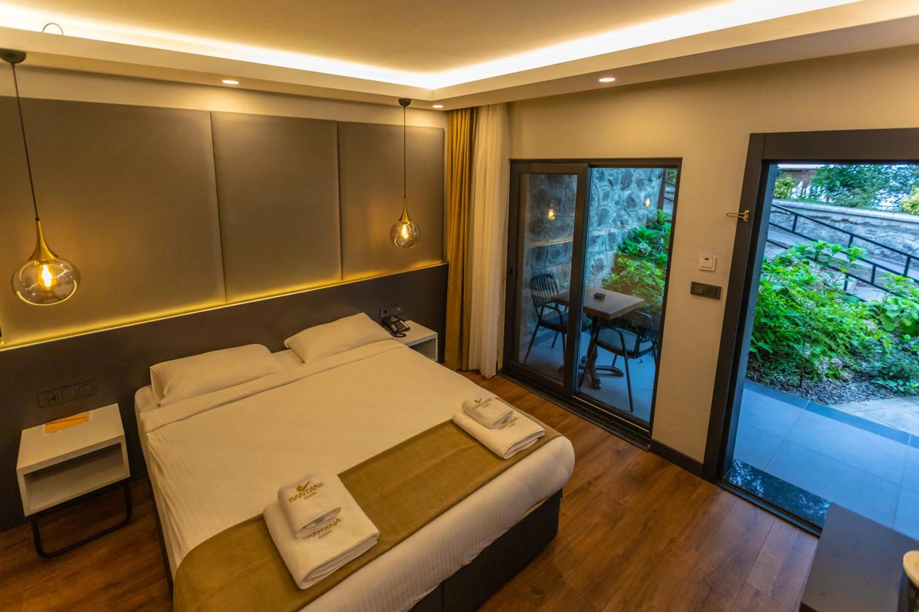 Photo of the whole room, Bed in SANTANA OTEL