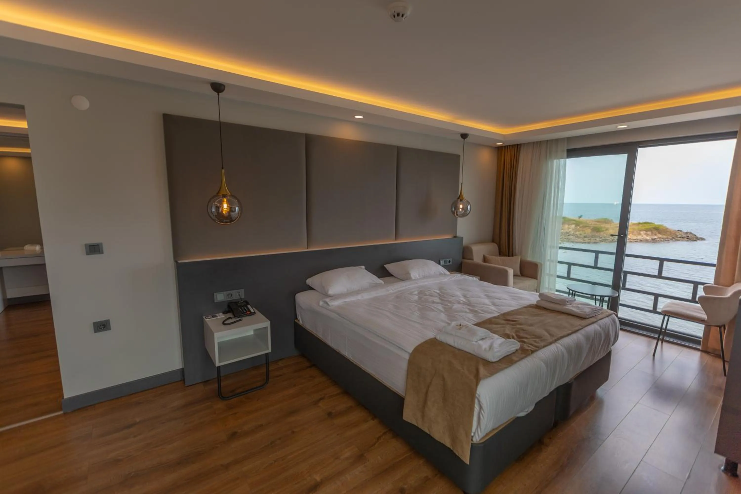 Photo of the whole room, Bed in SANTANA OTEL