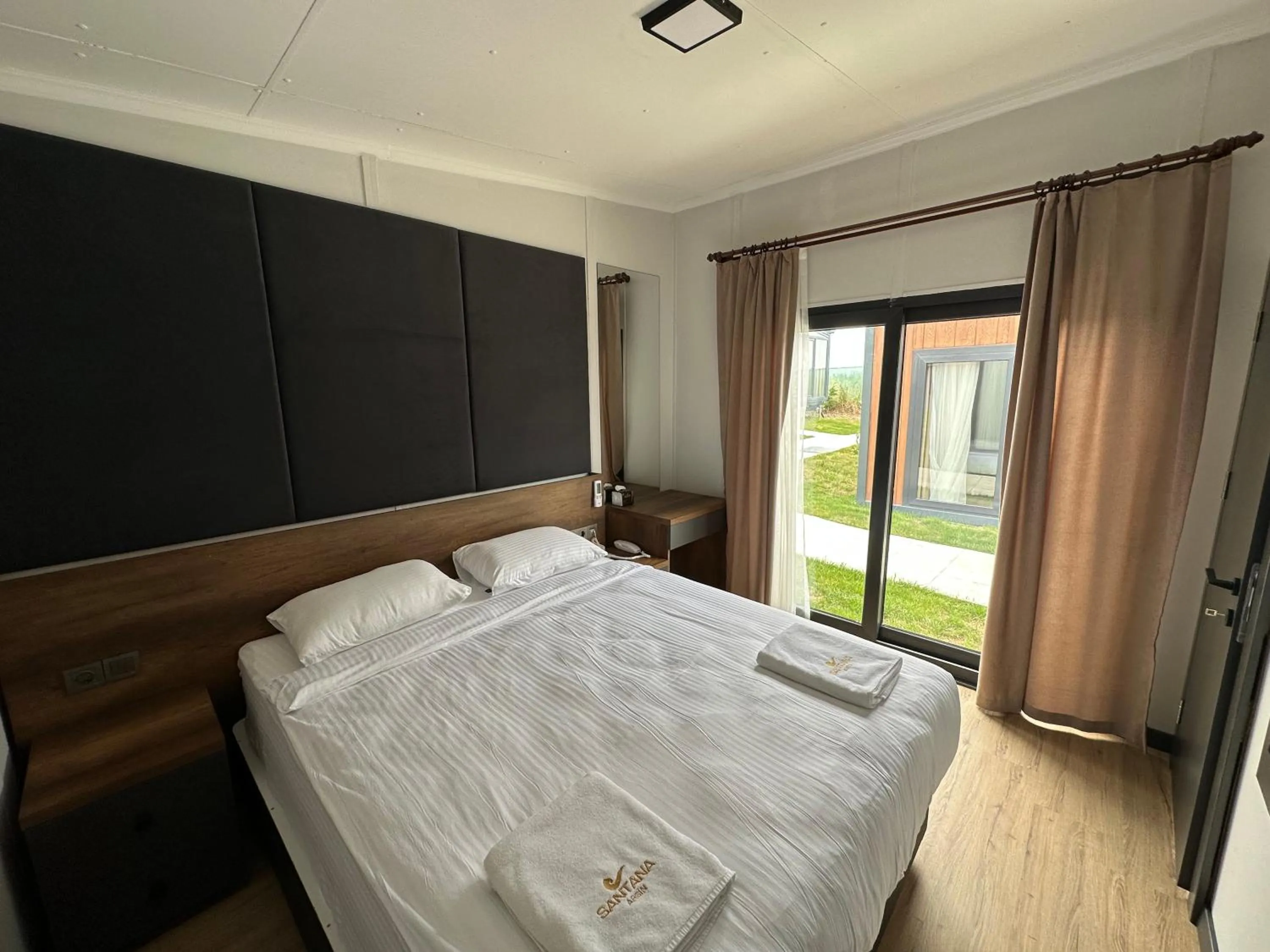 Bedroom, Bed in SANTANA OTEL