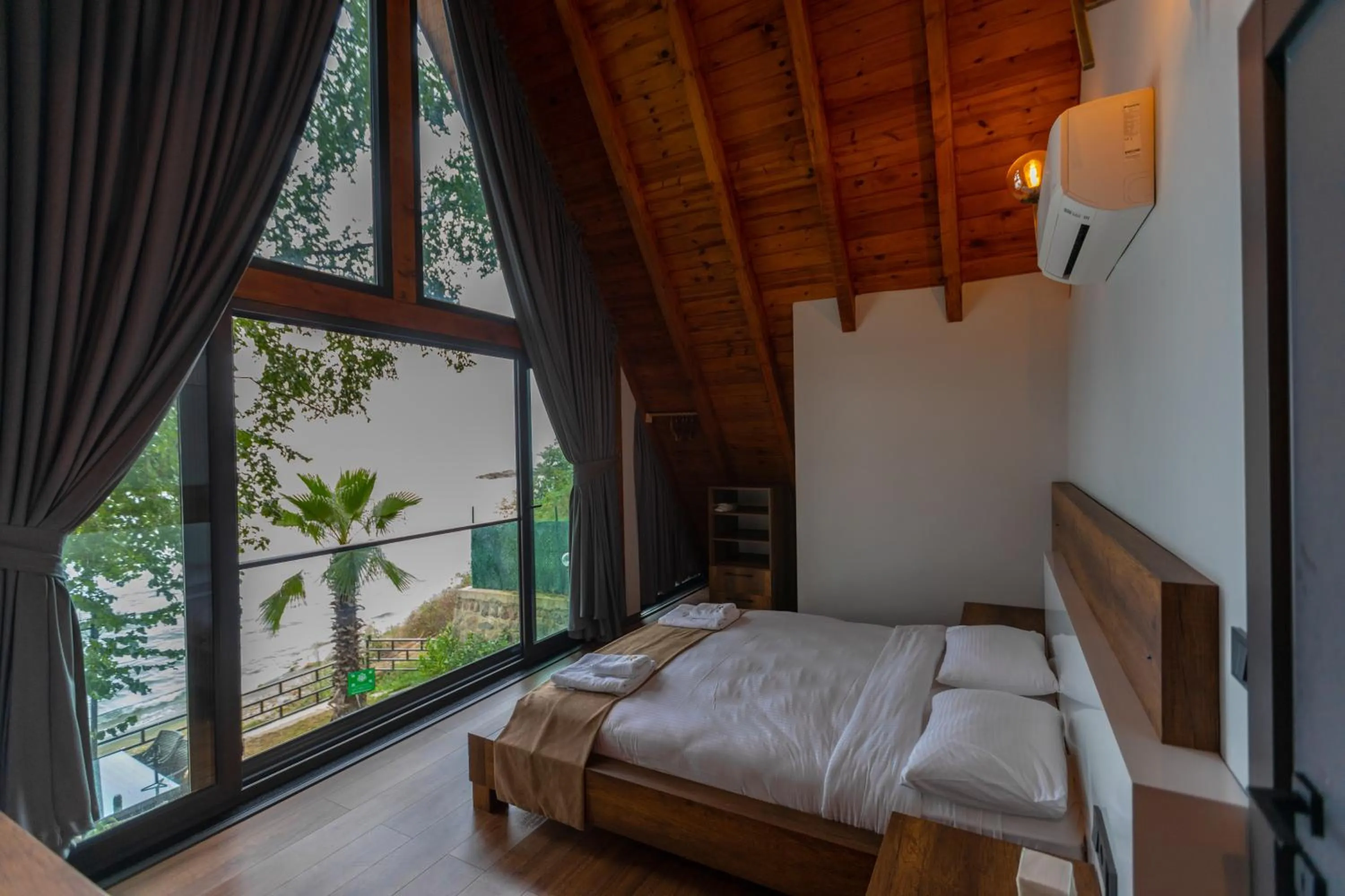 Photo of the whole room, Bed in SANTANA OTEL