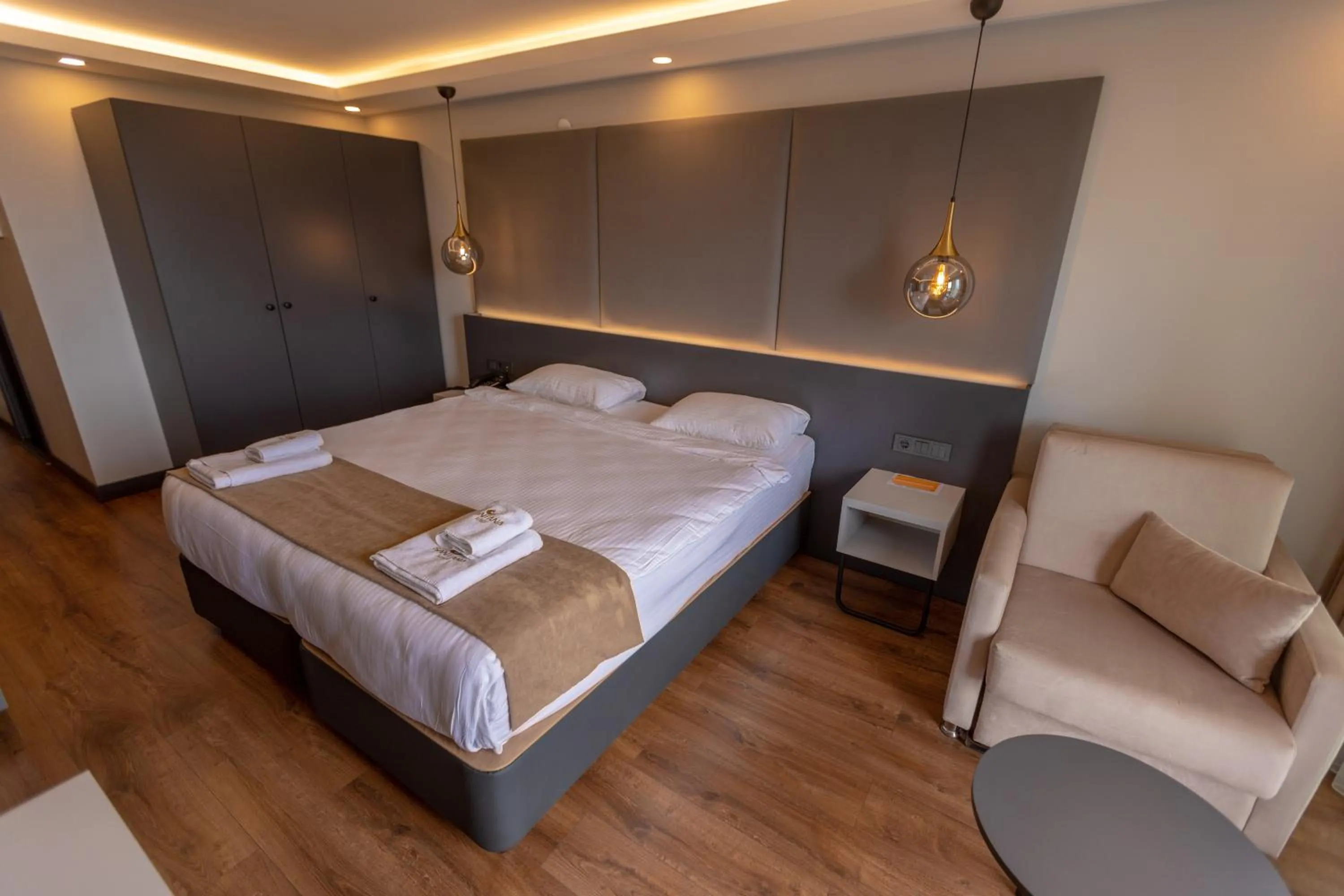 Photo of the whole room, Bed in SANTANA OTEL