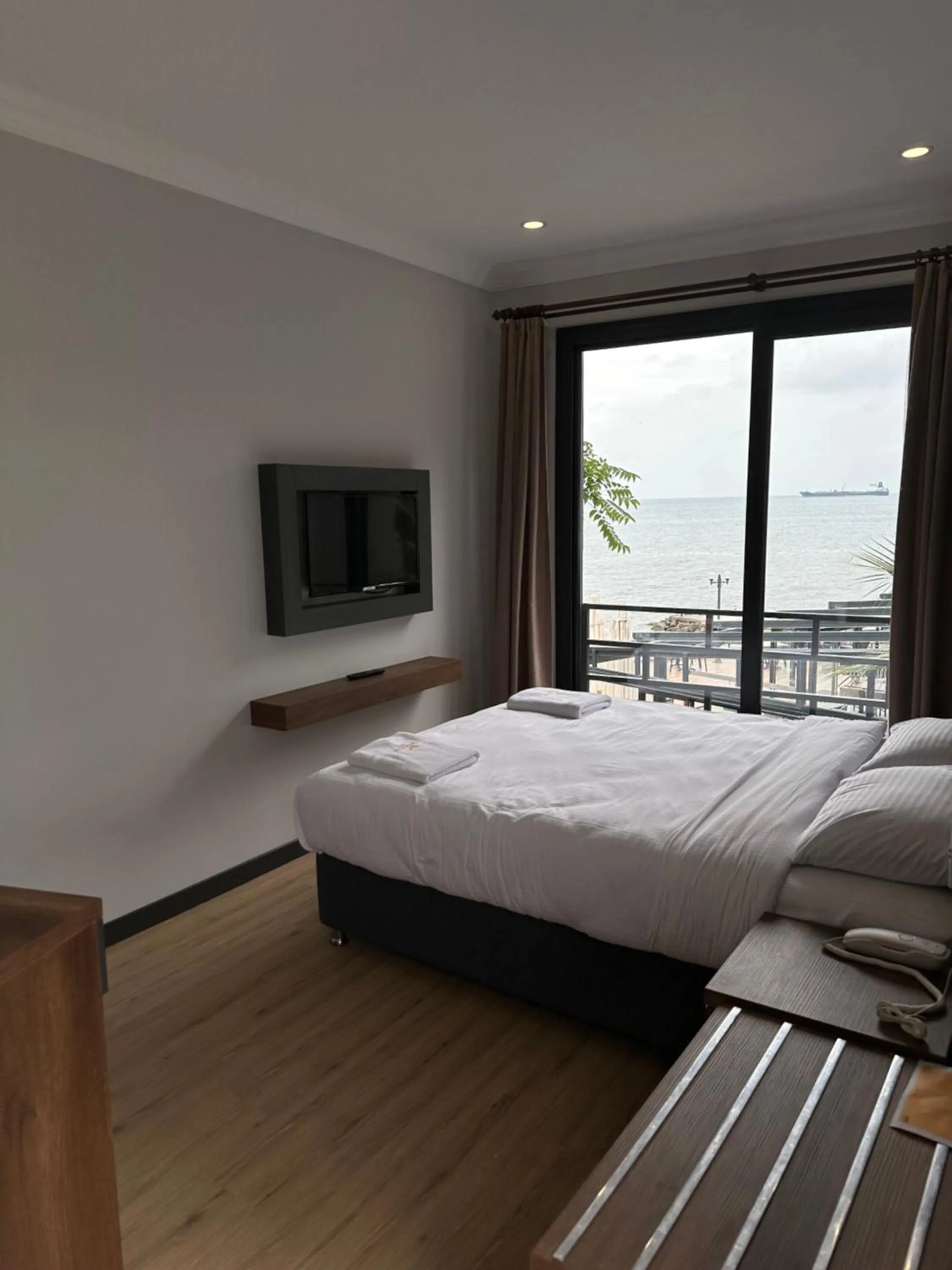 Photo of the whole room, Bed in SANTANA OTEL