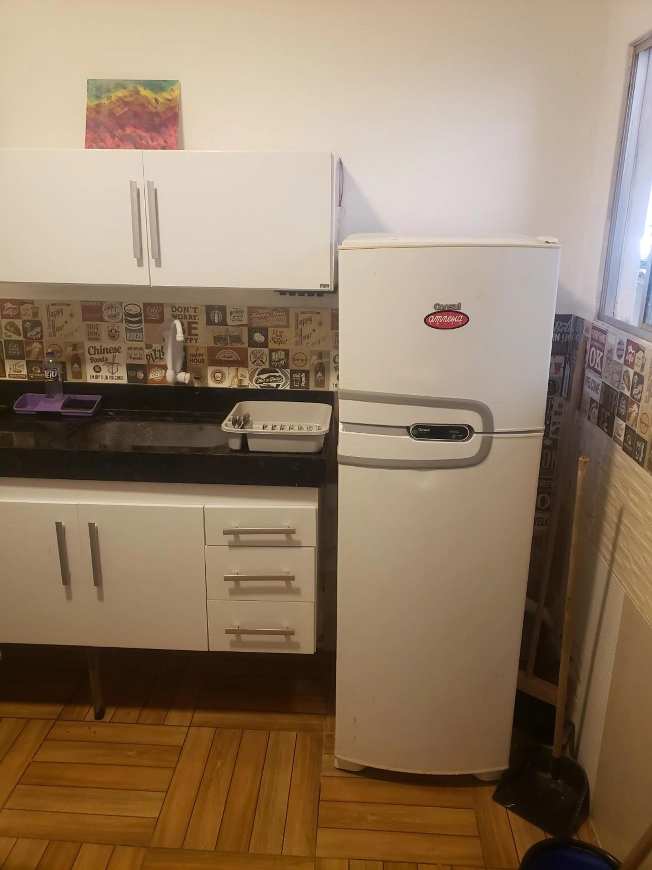 Kitchen or kitchenette in Kitnet Perto da Primeira Praia