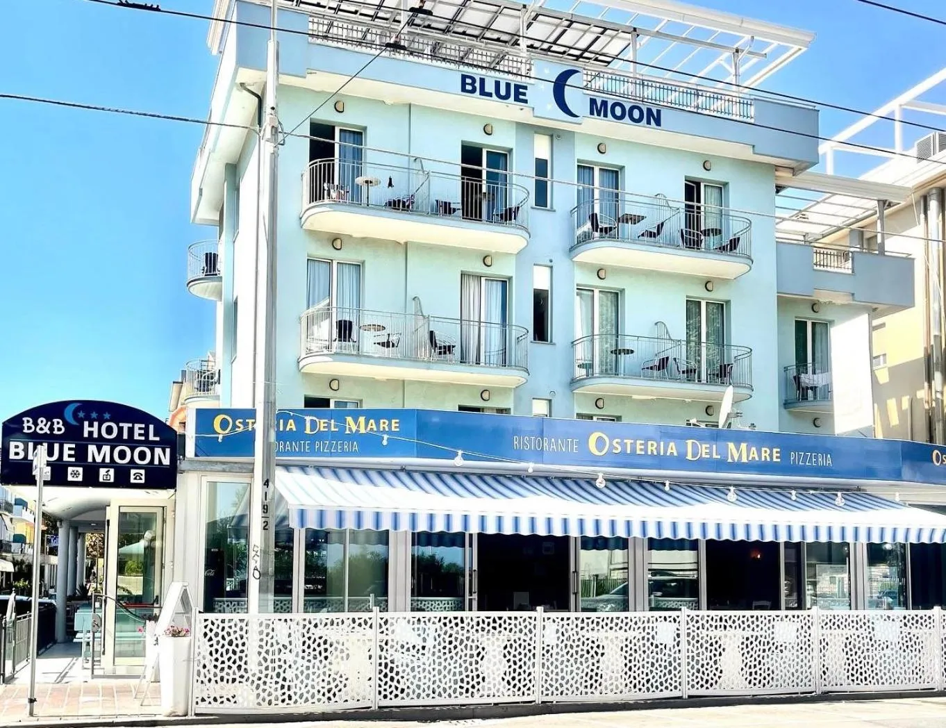 Hotel Blue Moon