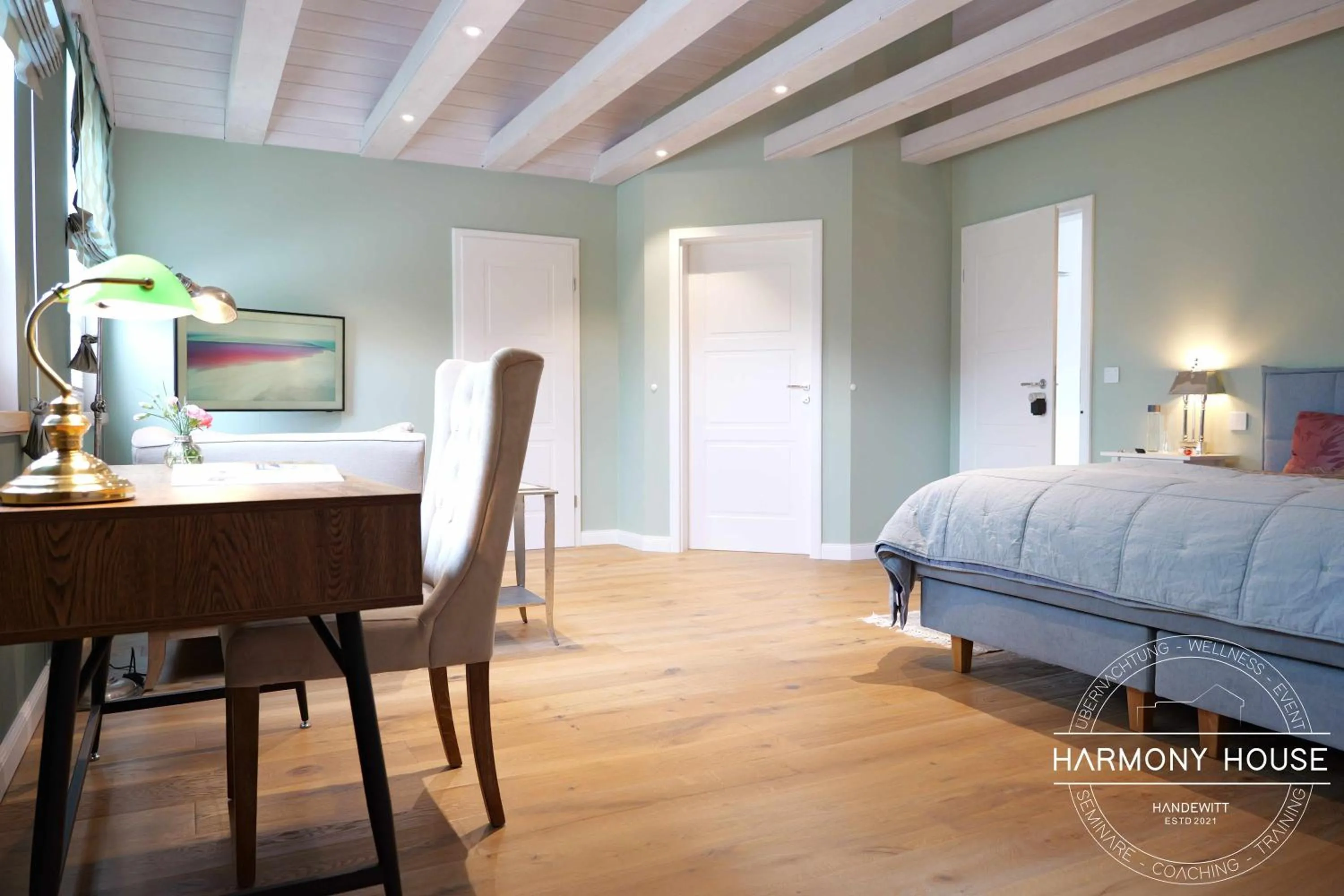Photo of the whole room, Bed in Harmony House