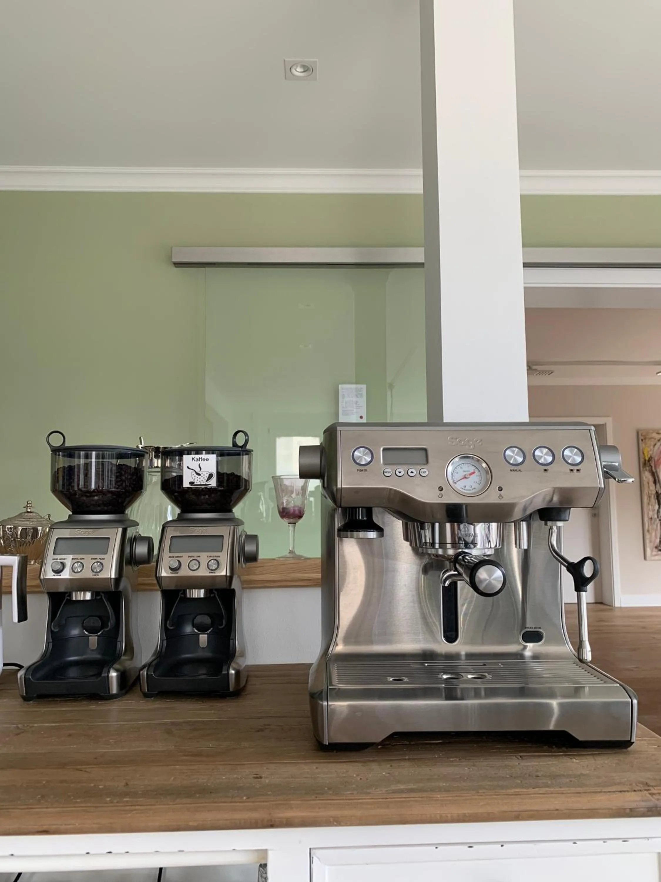 Coffee/tea facilities in Harmony House