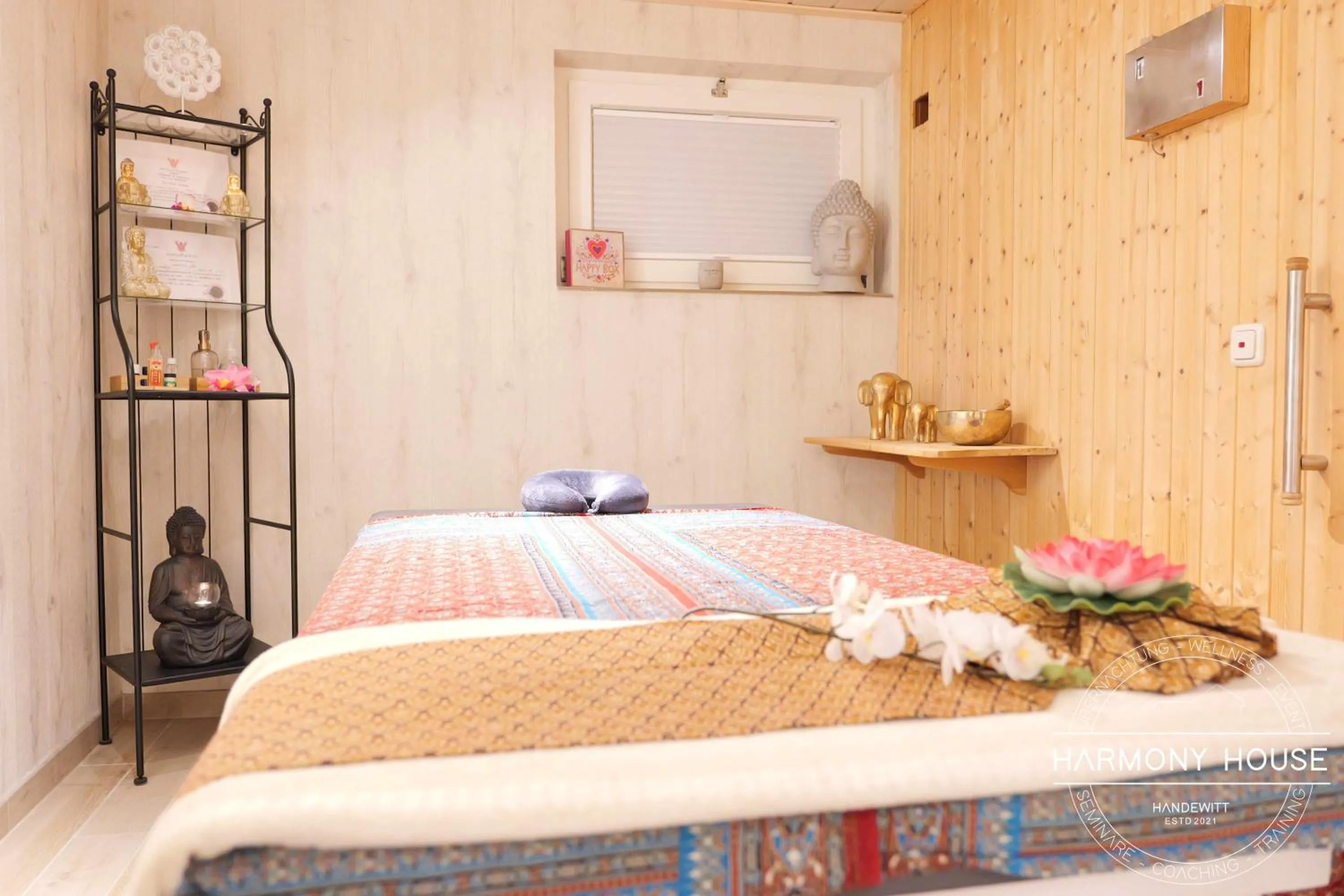 Massage, Bed in Harmony House