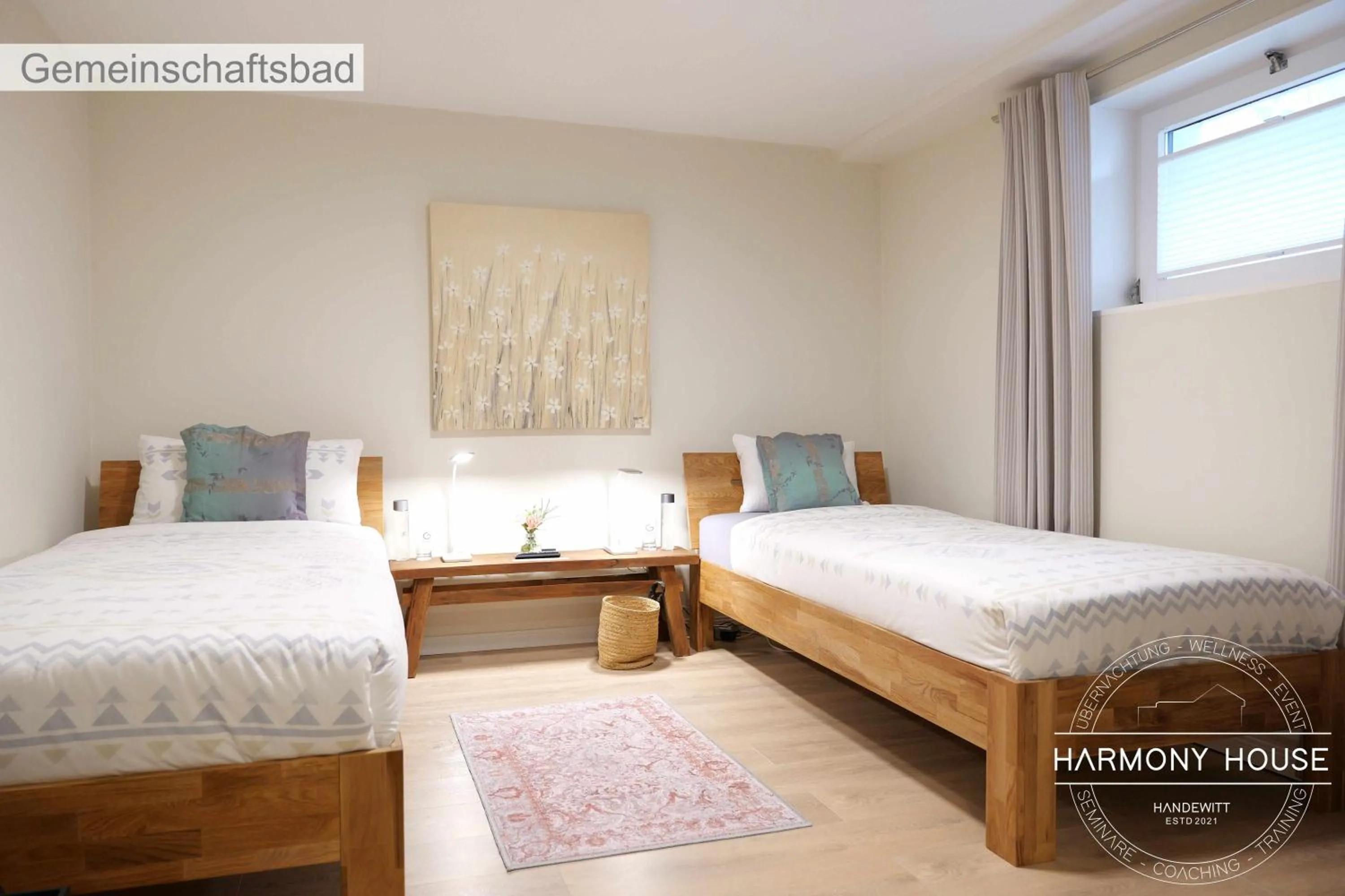 Photo of the whole room, Bed in Harmony House