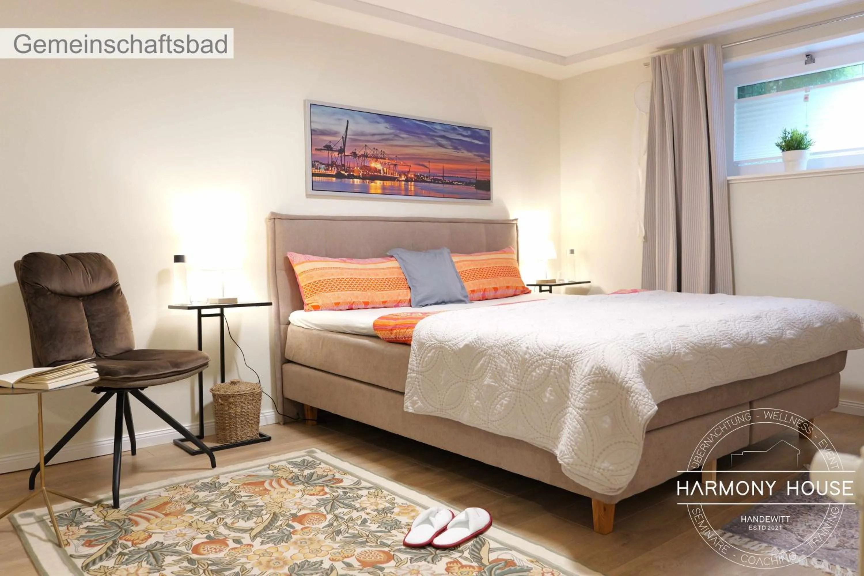 Photo of the whole room, Bed in Harmony House