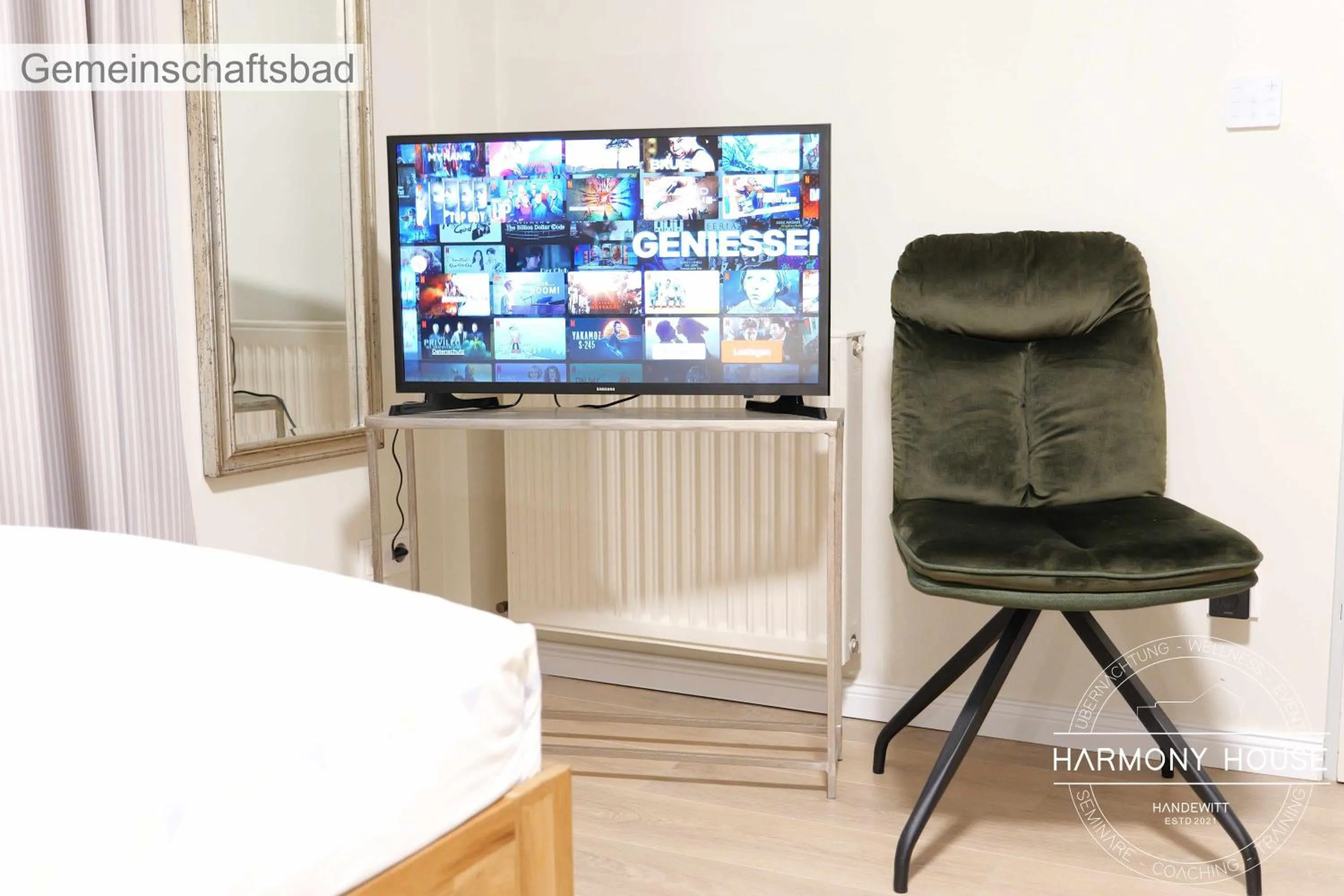 Photo of the whole room in Harmony House