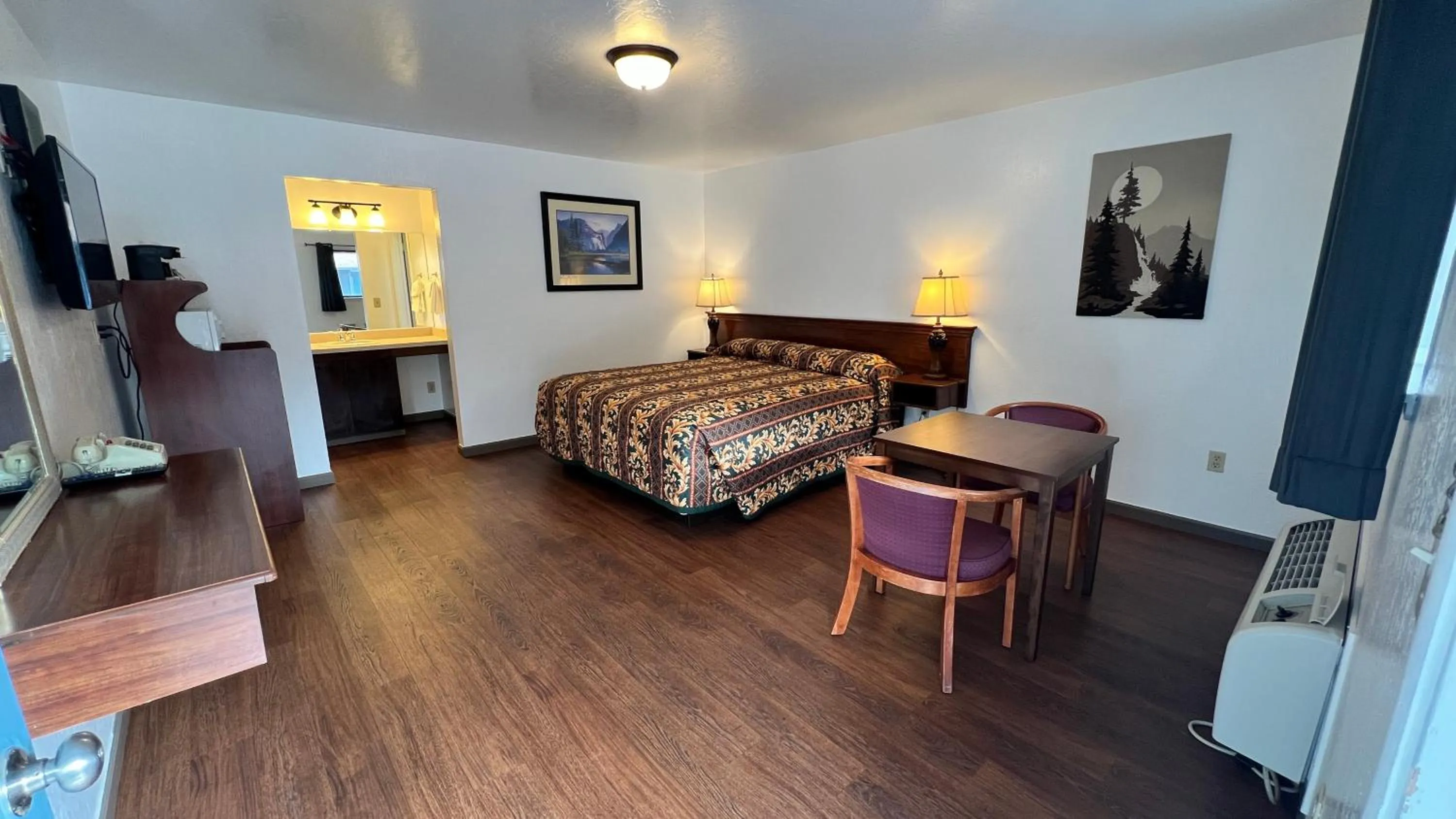 Bed in Pine Cone Motel