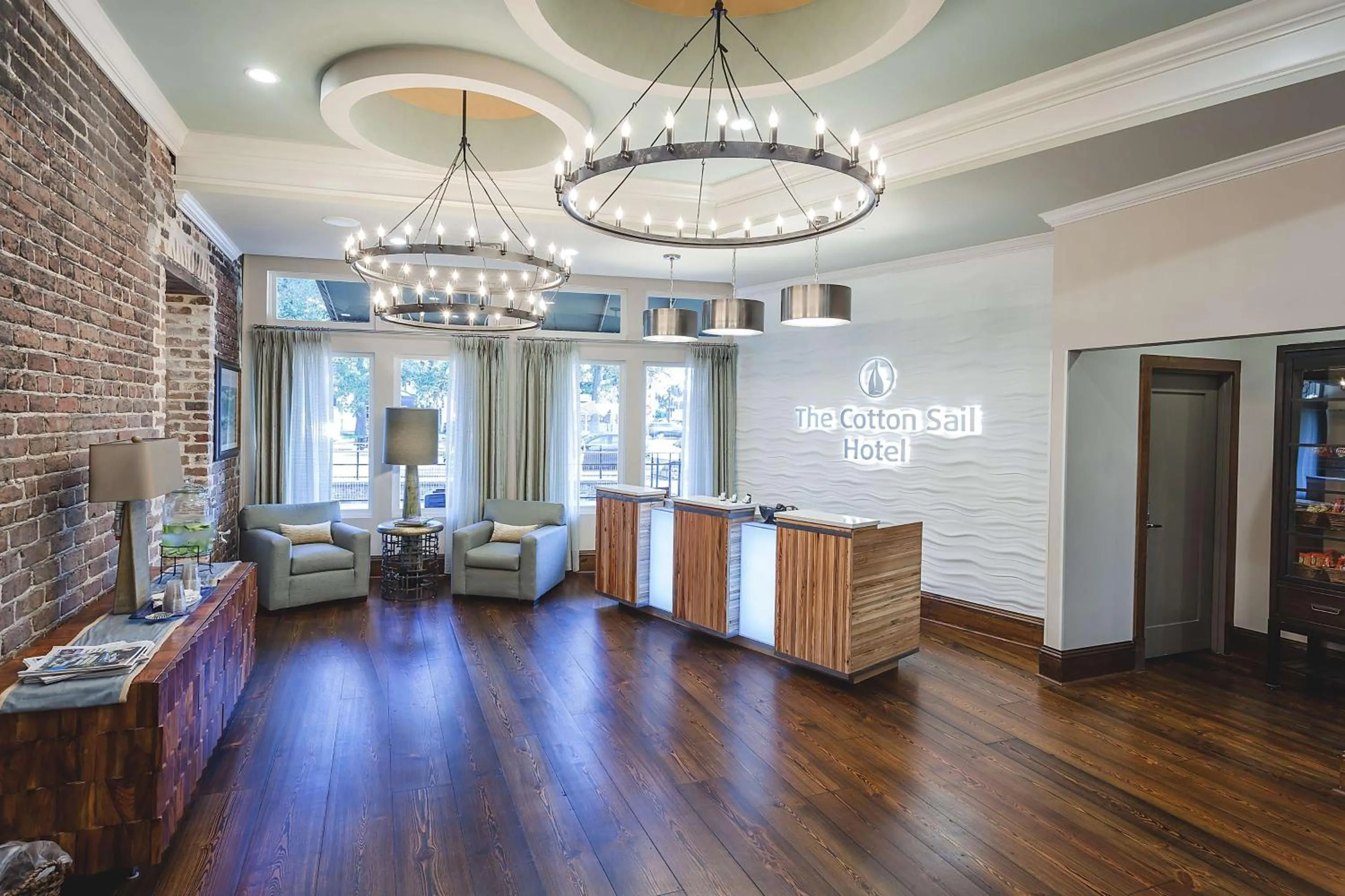 Lobby or reception in The Cotton Sail Hotel Savannah - Tapestry Collection by Hilton