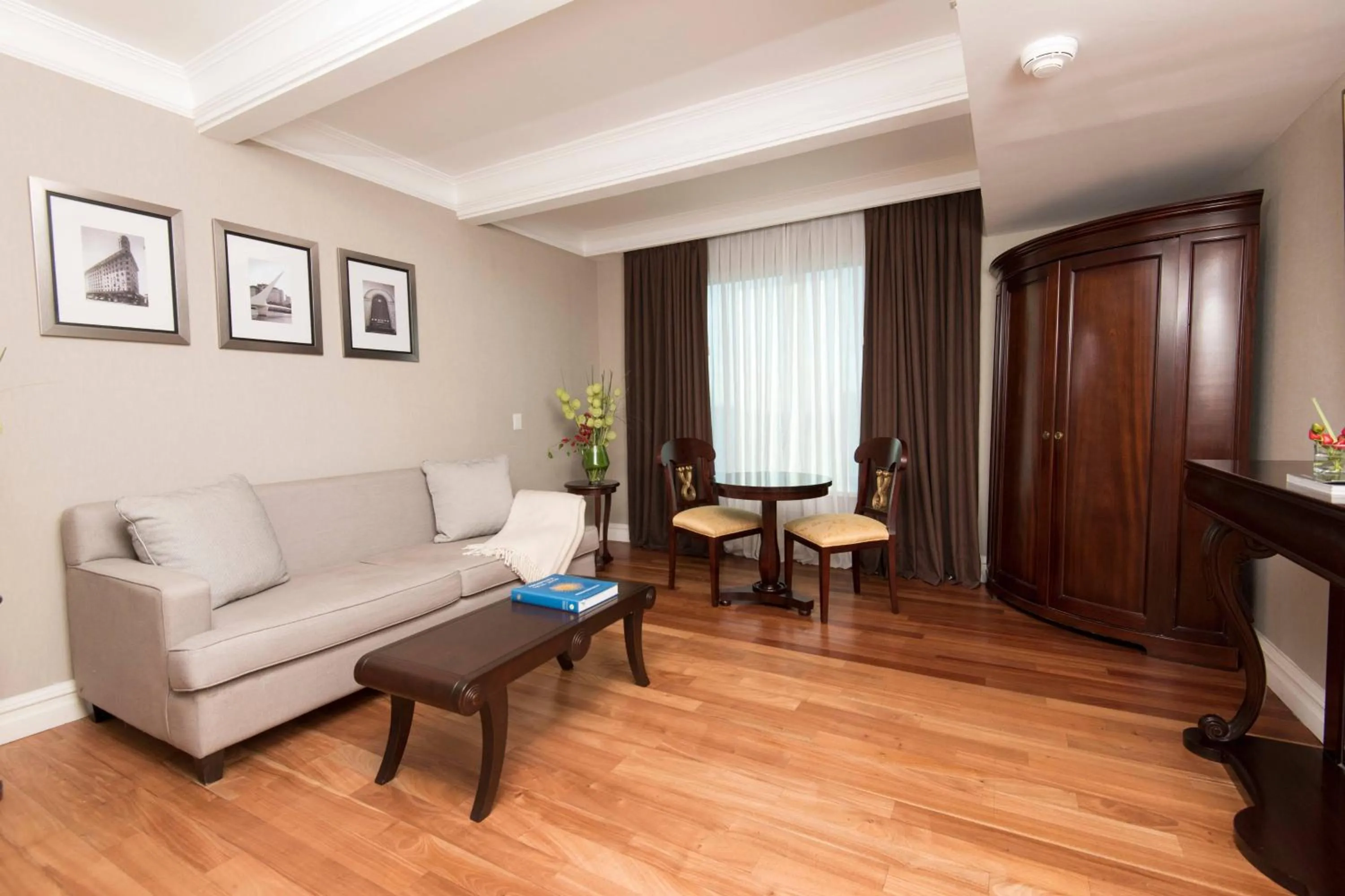 Living room in Marriott Buenos Aires Downtown